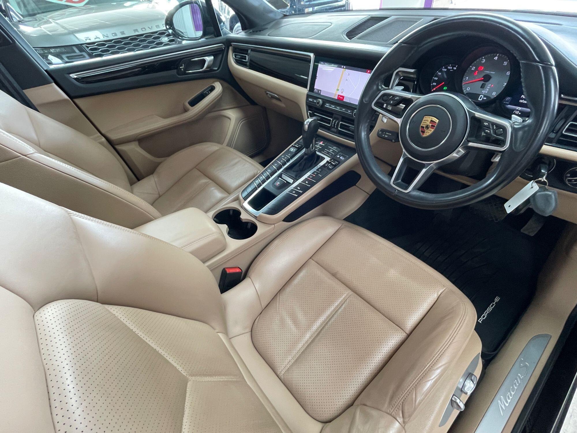 Porsche Macan - Image 27