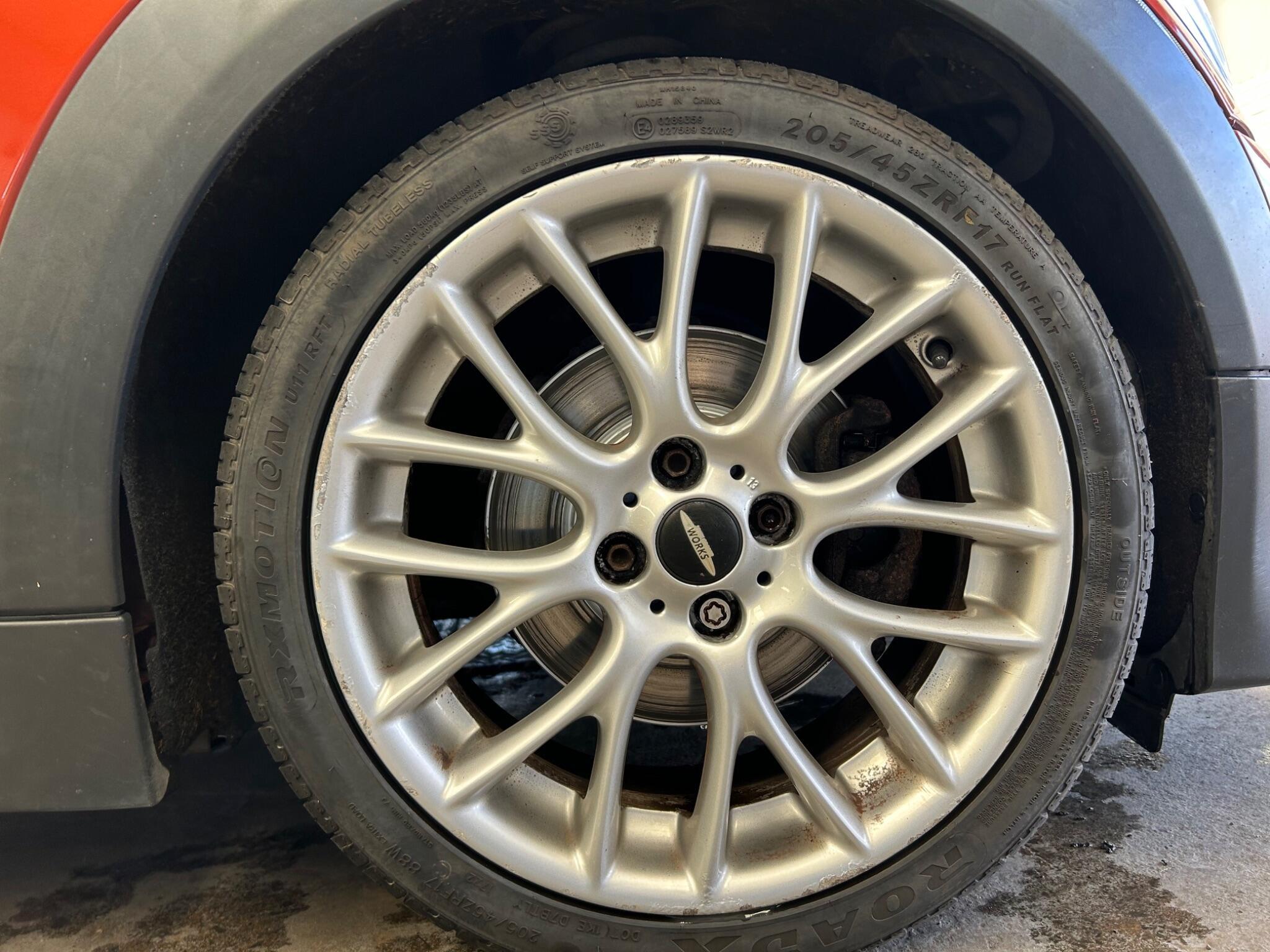 MINI Convertible - Image 32