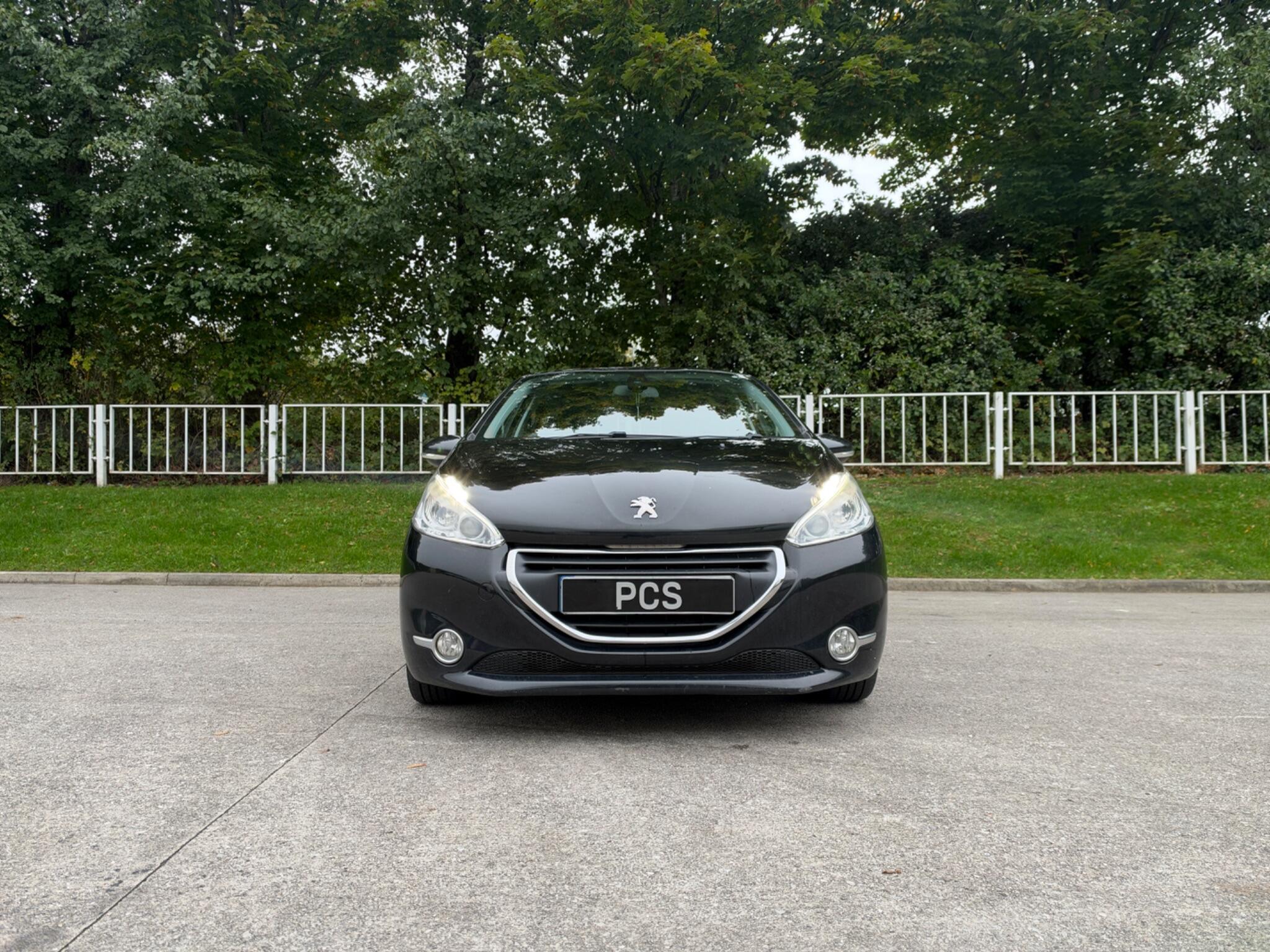 Peugeot 208 - Image 2
