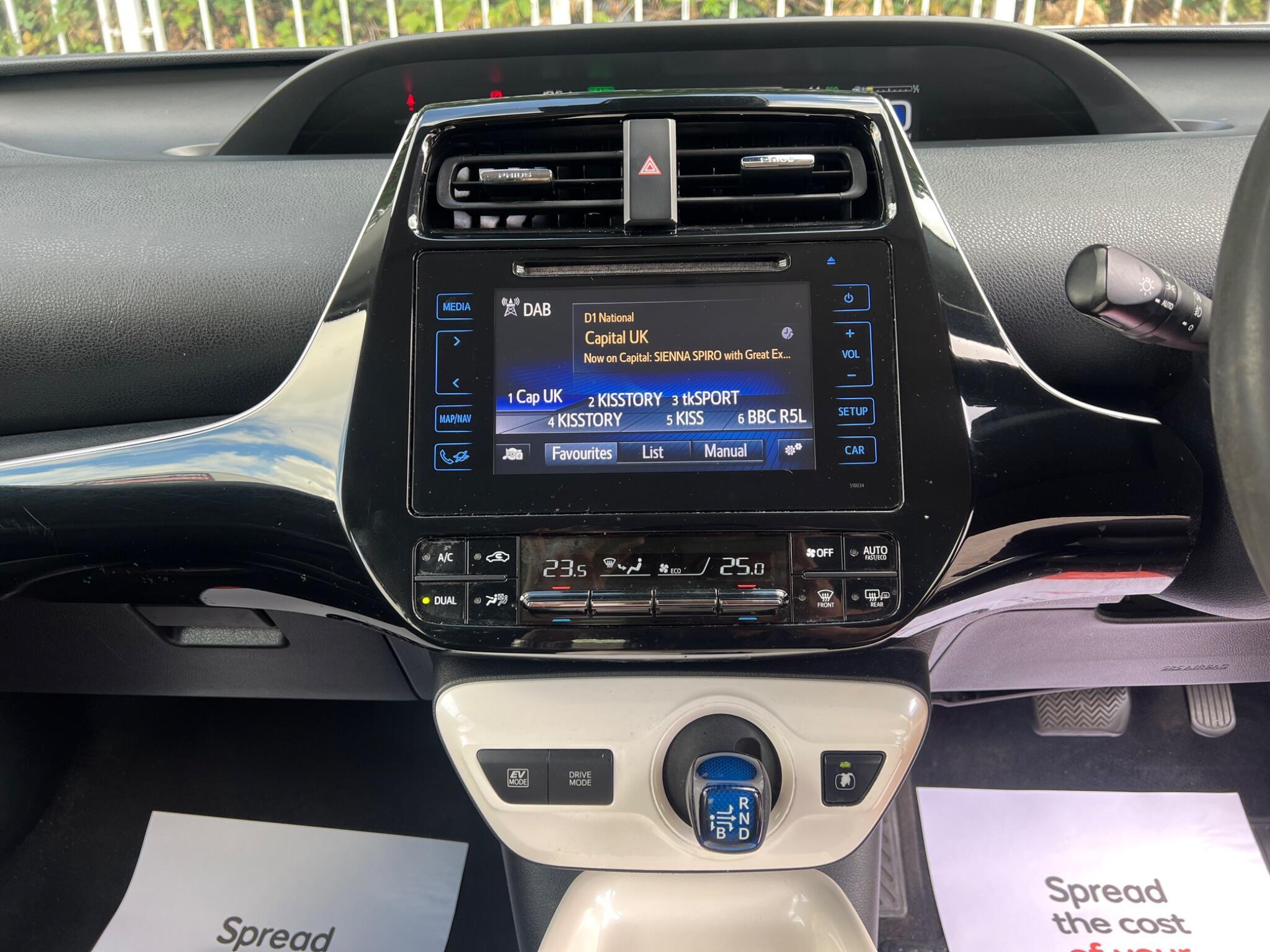 Toyota Prius - Image 17