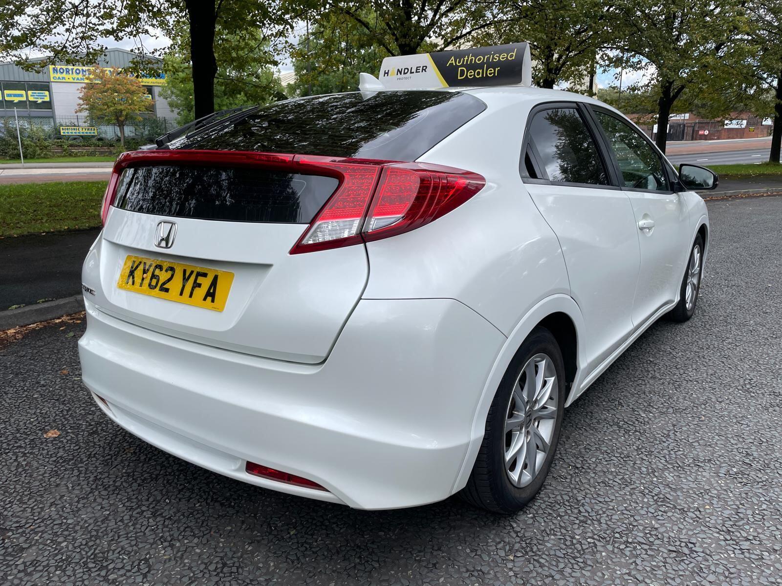 Honda Civic - Image 11