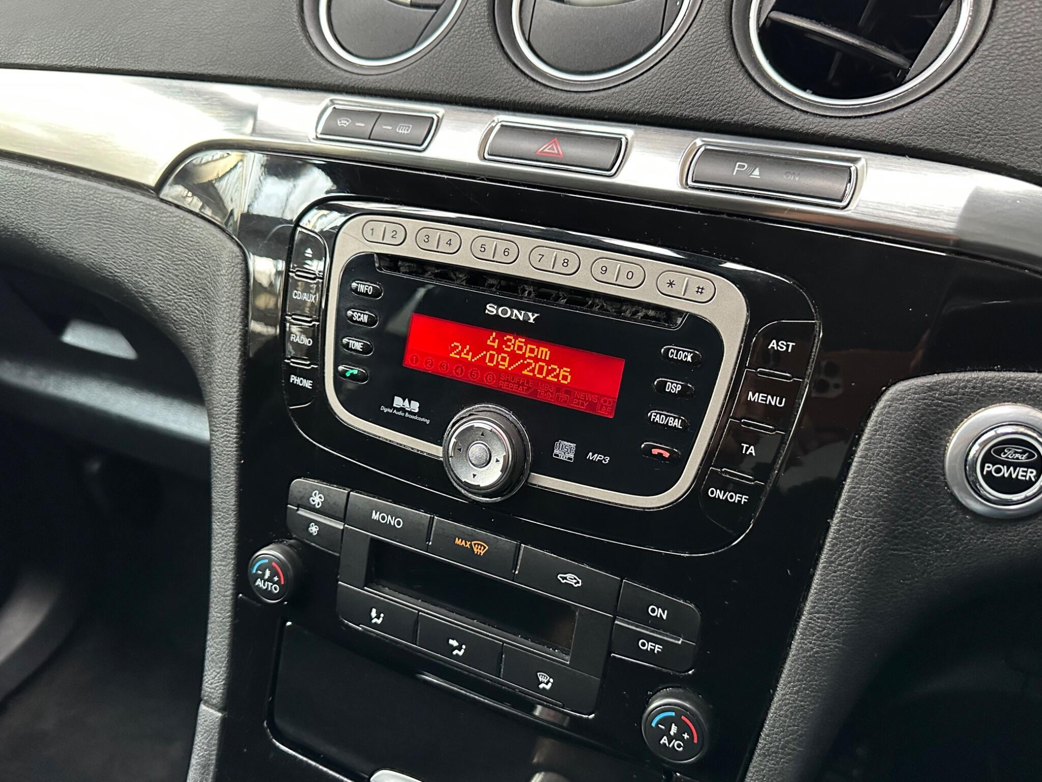 Ford S-MAX - Image 16