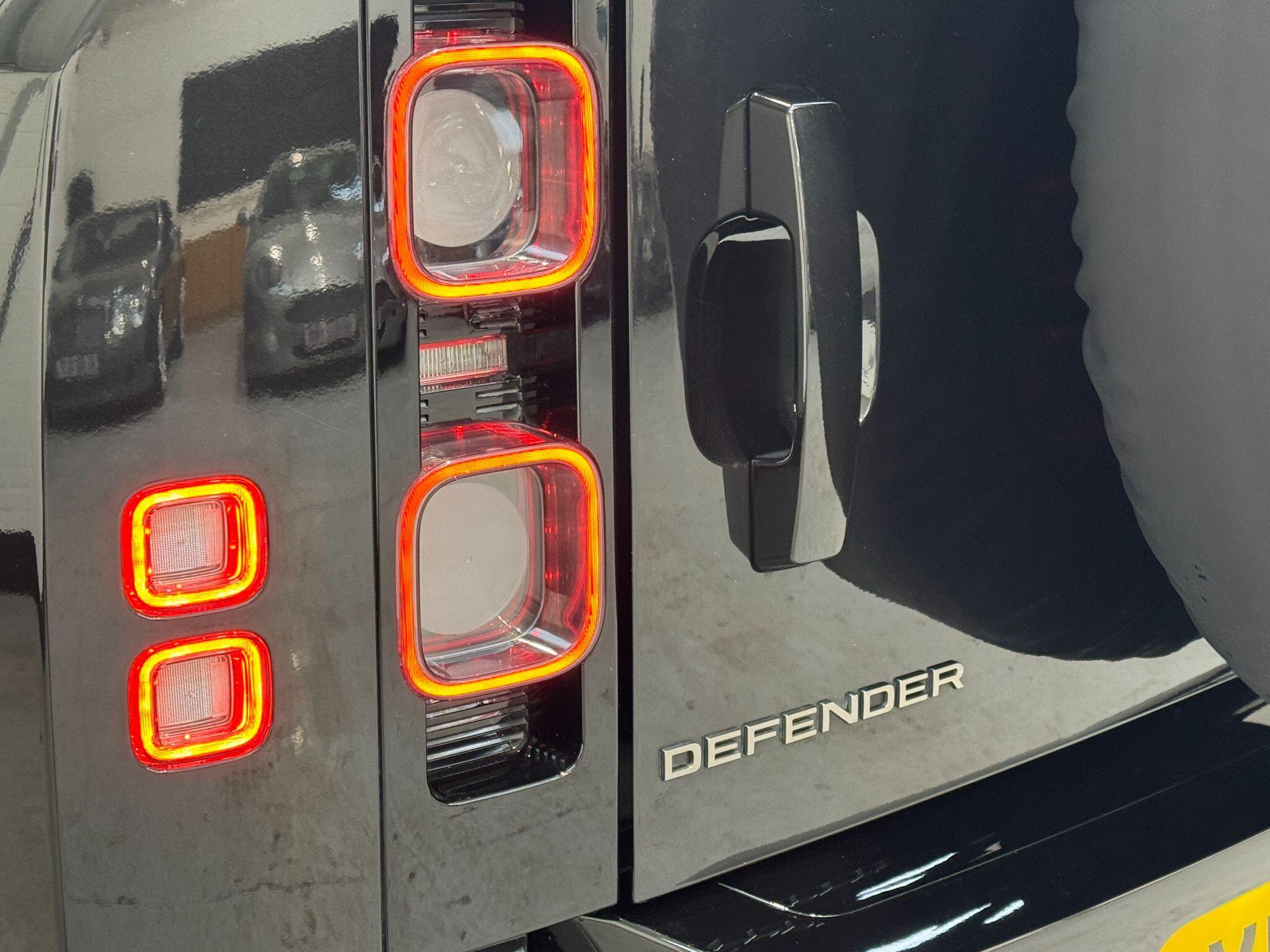 Land Rover Defender 90 - Image 77