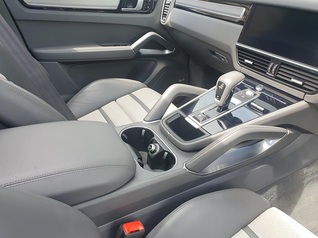 Porsche Cayenne - Image 47