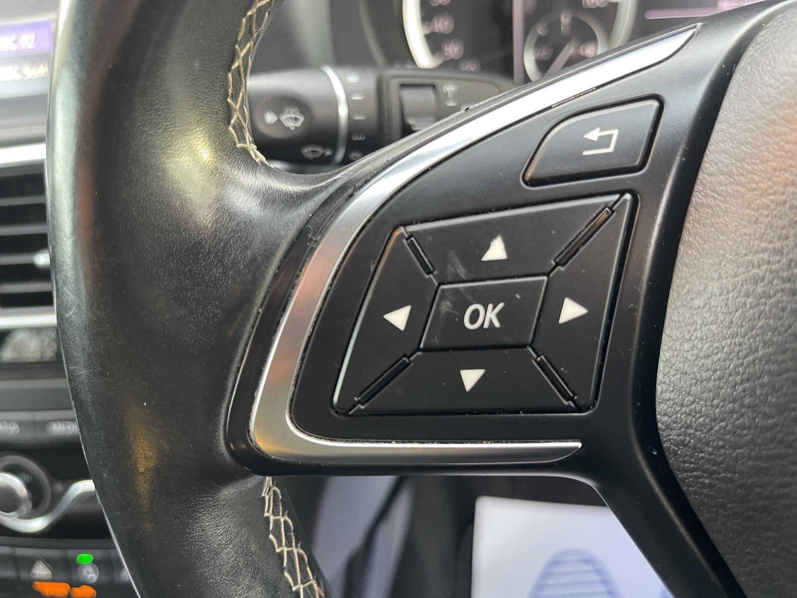 Infiniti Q30 - Image 28