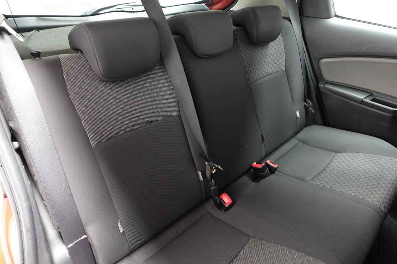 Toyota Yaris - Image 18