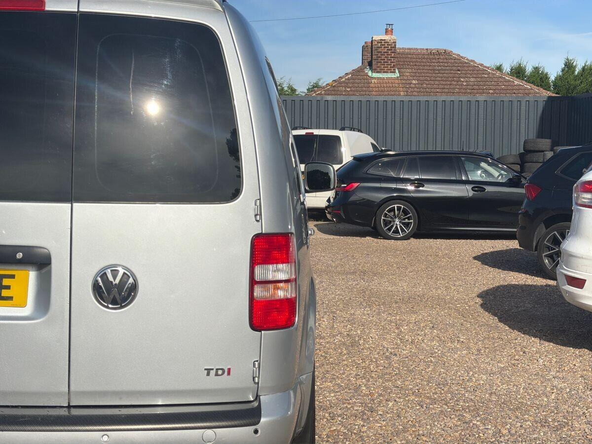 Volkswagen Caddy Maxi - Image 12