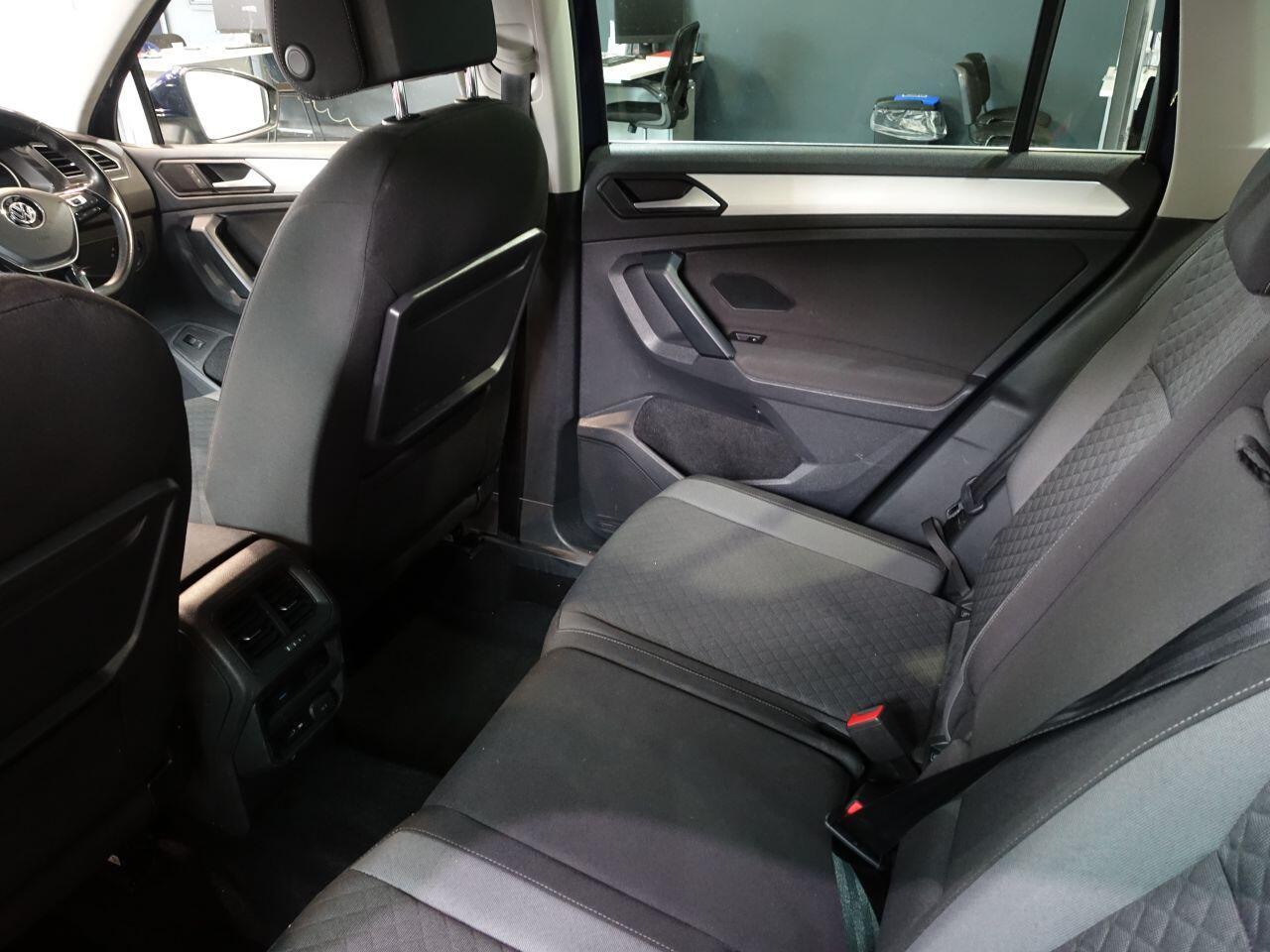Volkswagen Tiguan - Image 16