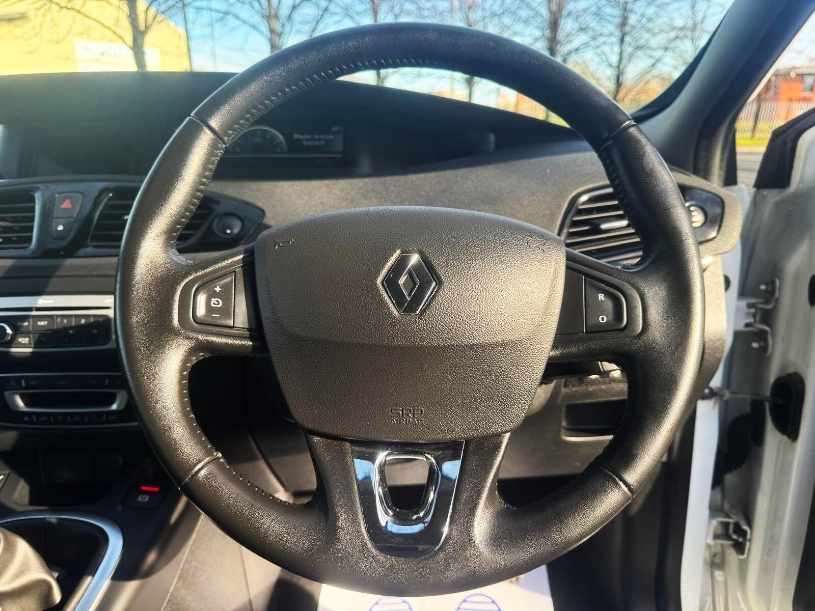 Renault Grand Scenic - Image 44