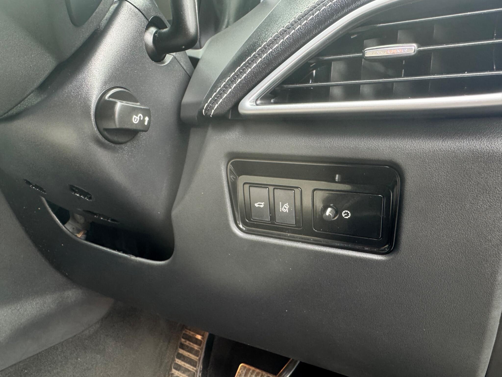 Jaguar F-Pace - Image 27