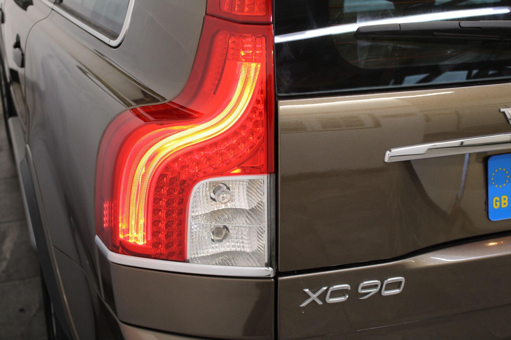 Volvo XC90 - Image 17