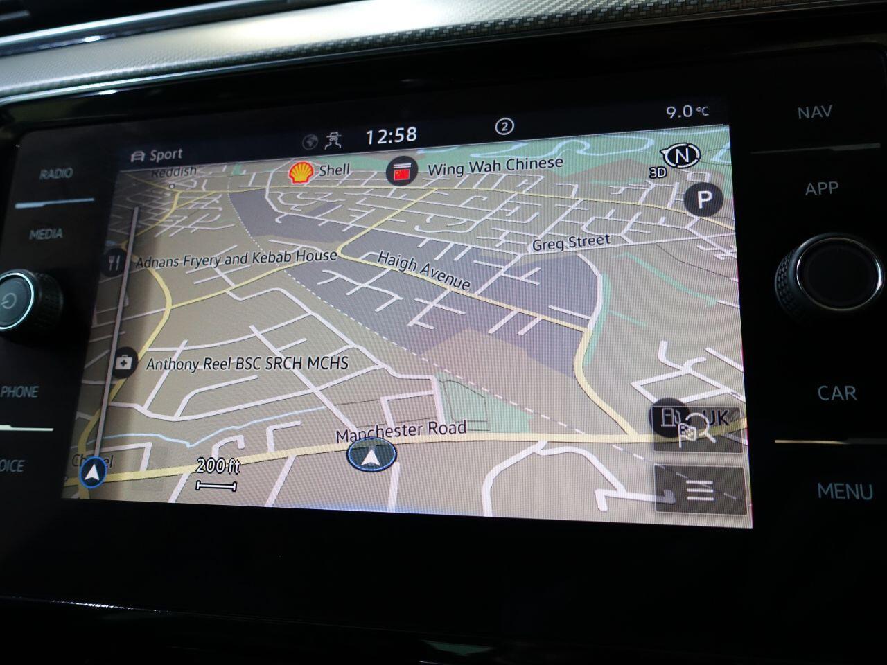 Volkswagen Passat - Image 8