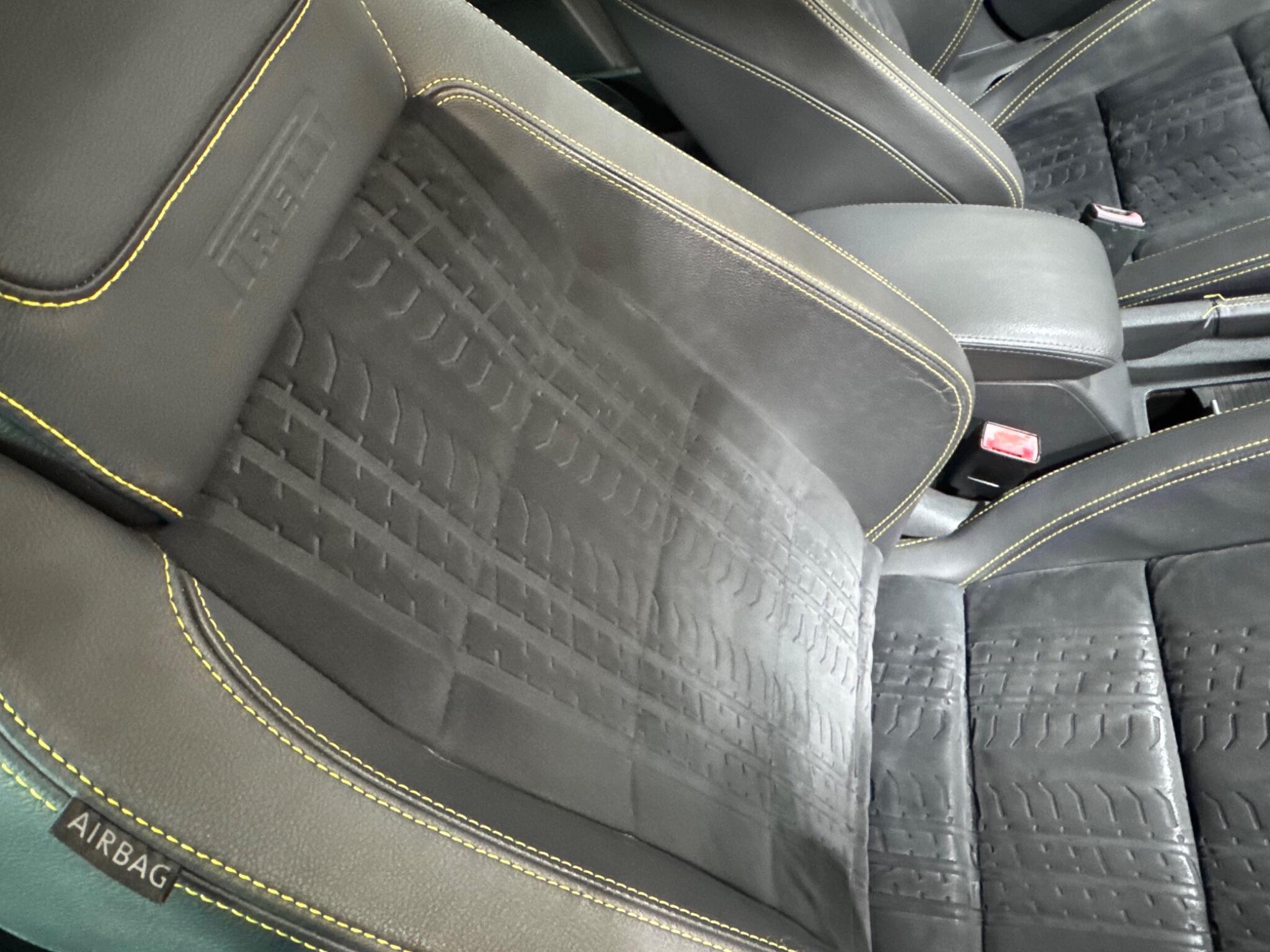 Volkswagen Golf - Image 14