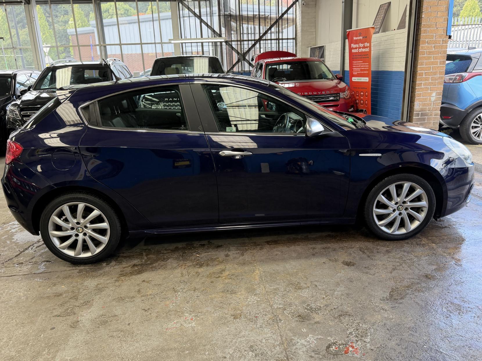 Alfa Romeo Giulietta - Image 8
