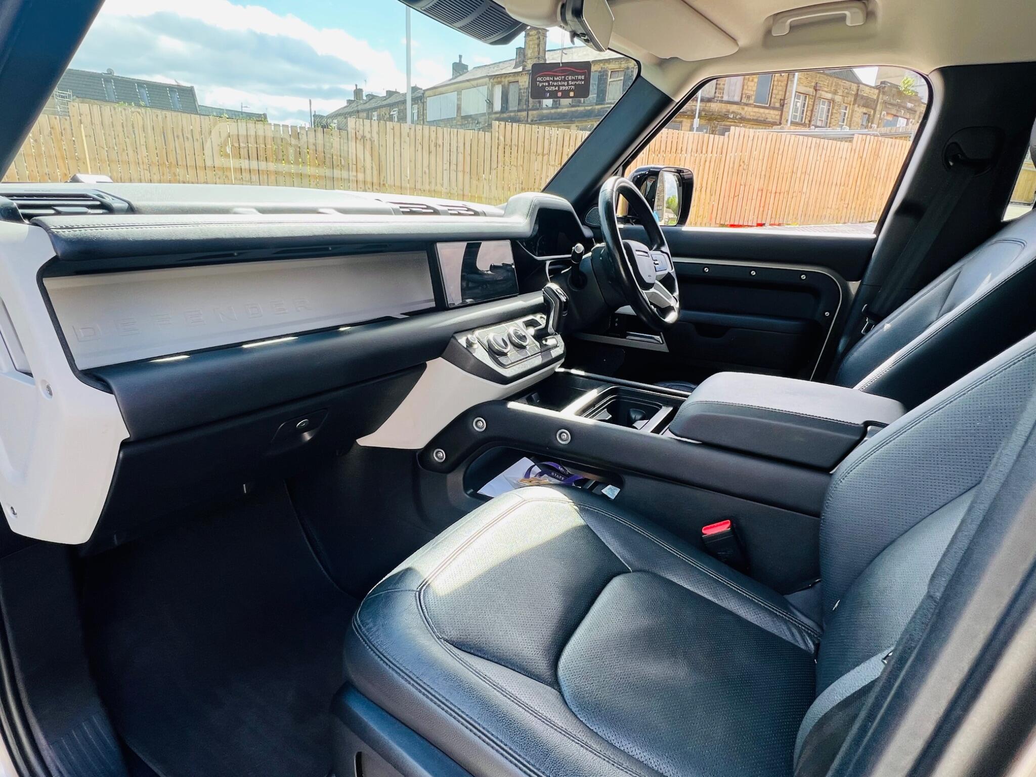Land Rover Defender 110 - Image 9