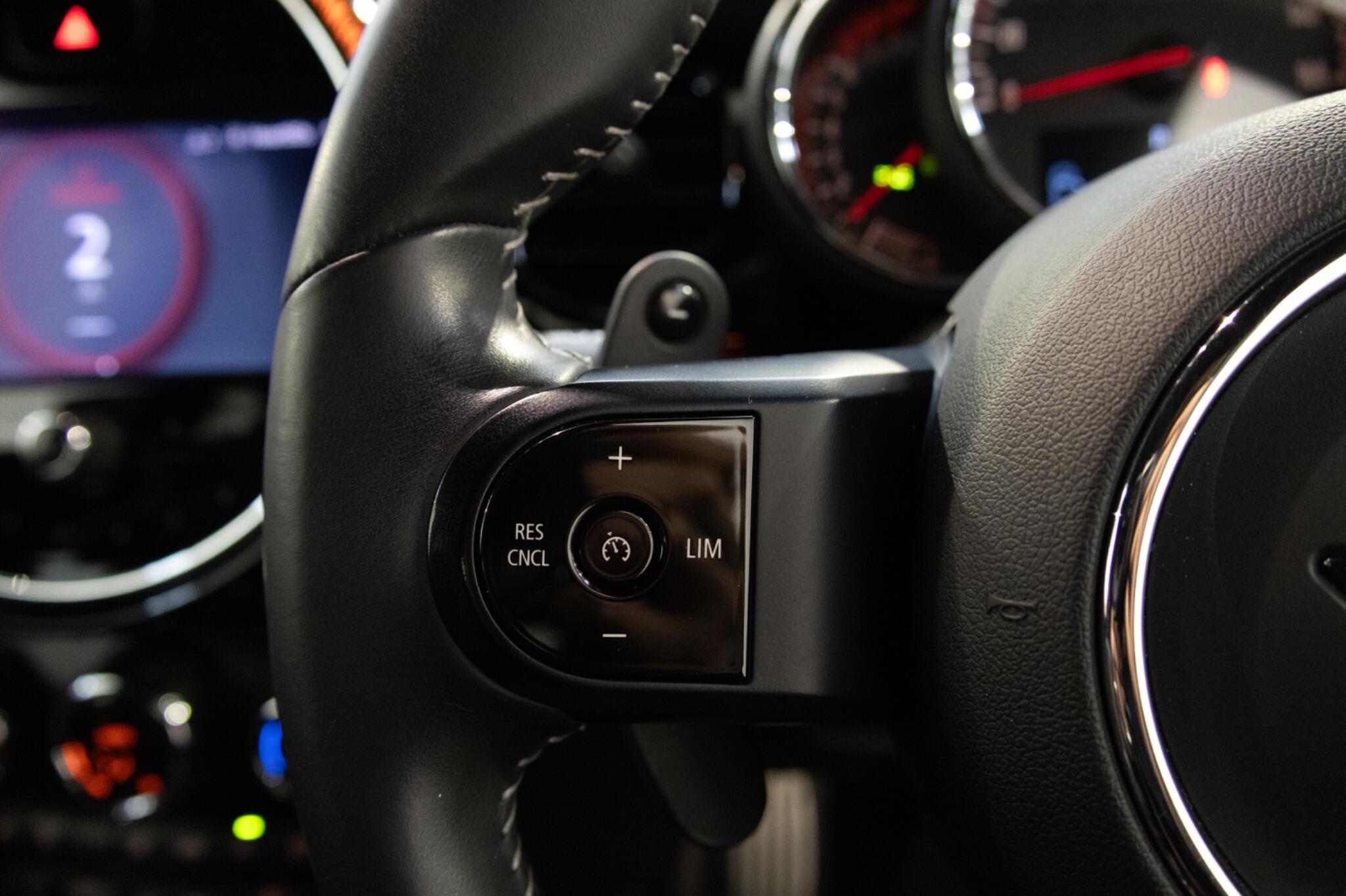 MINI Hatch - Image 24