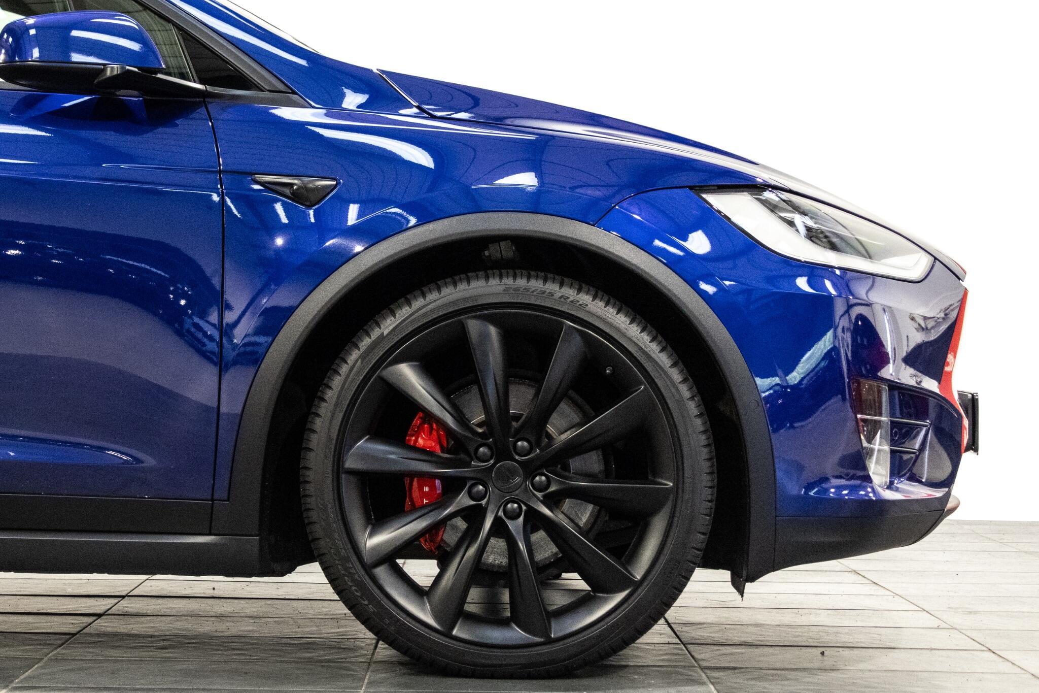 Tesla Model X - Image 7