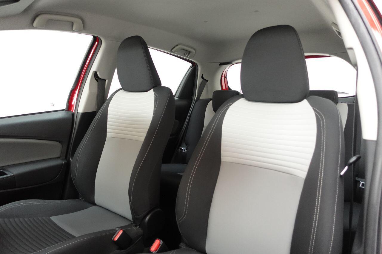 Toyota Yaris - Image 17
