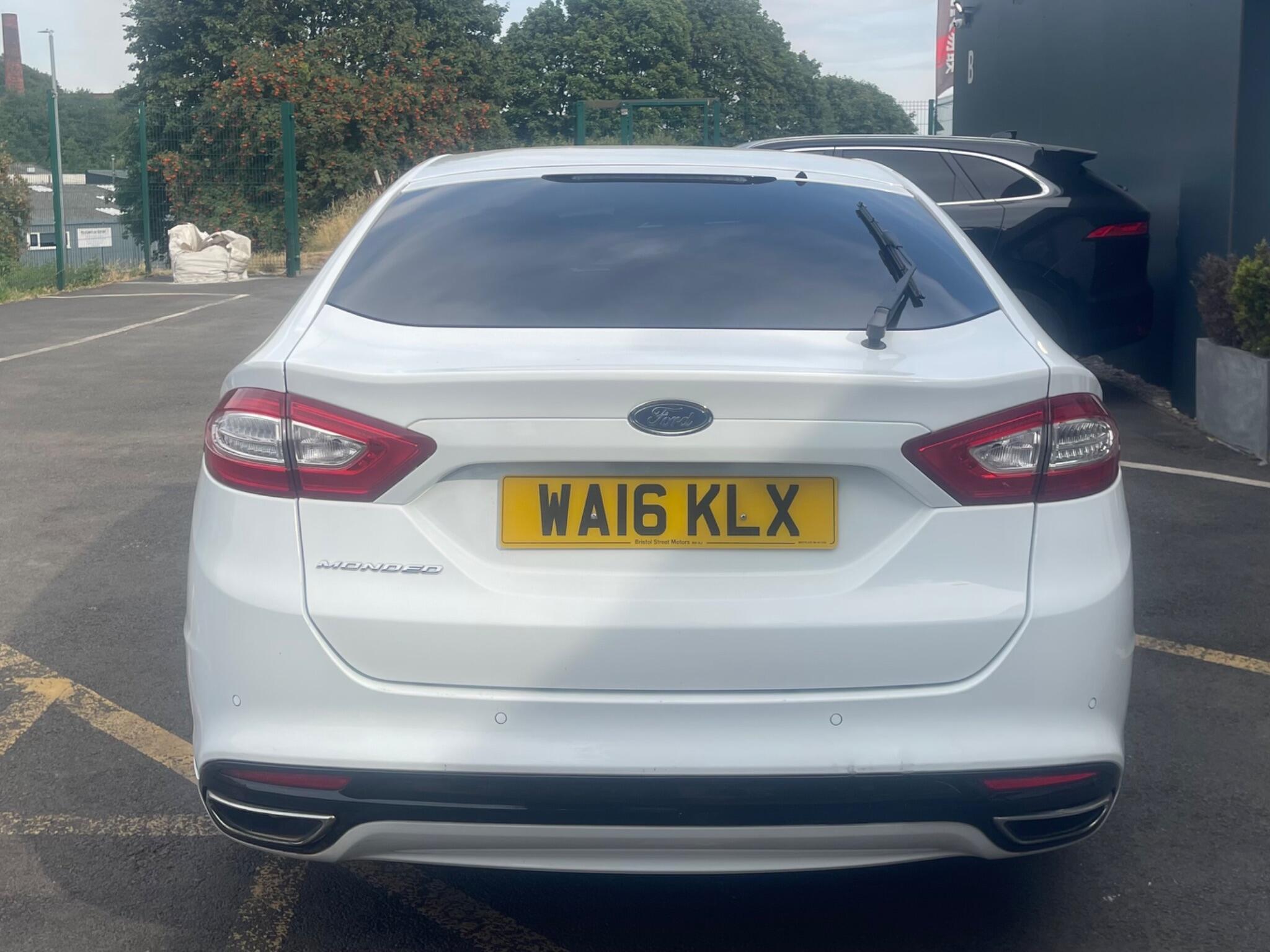 Ford Mondeo - Image 16