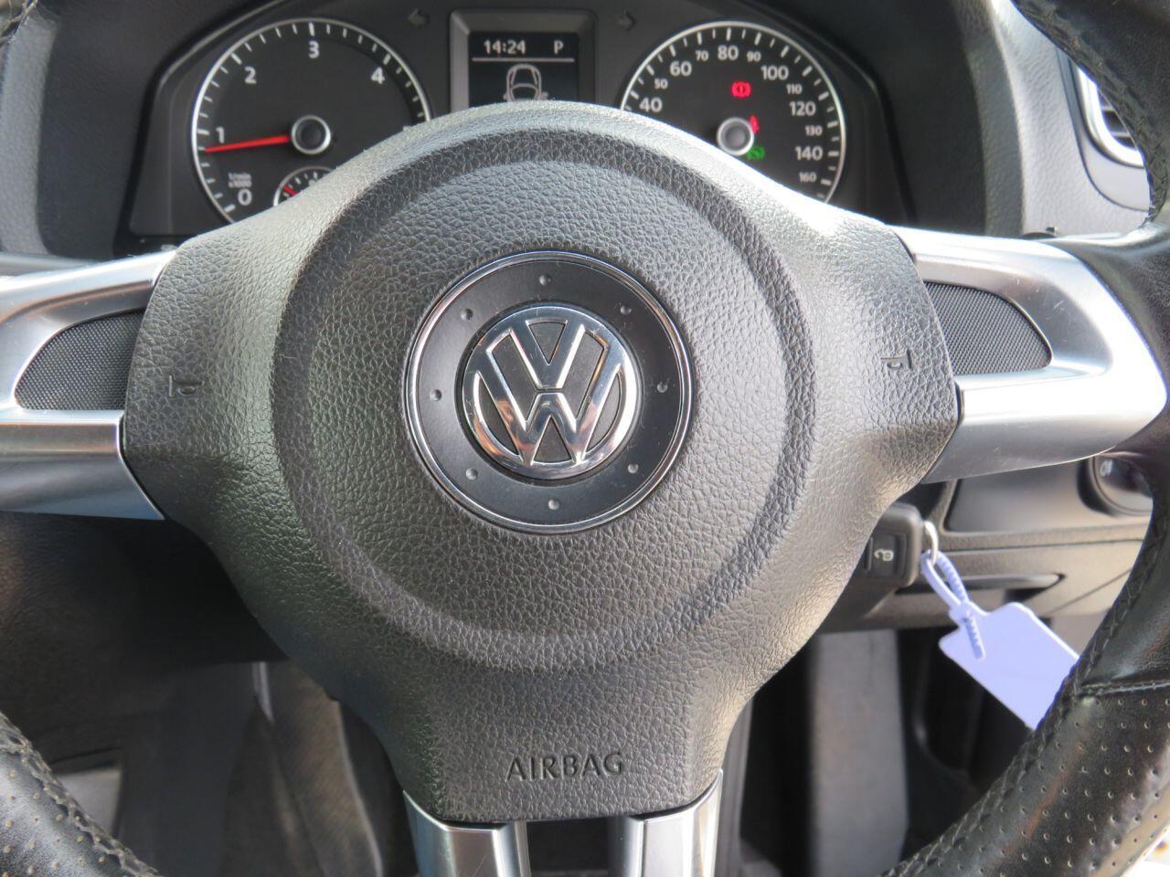 Volkswagen Scirocco - Image 17