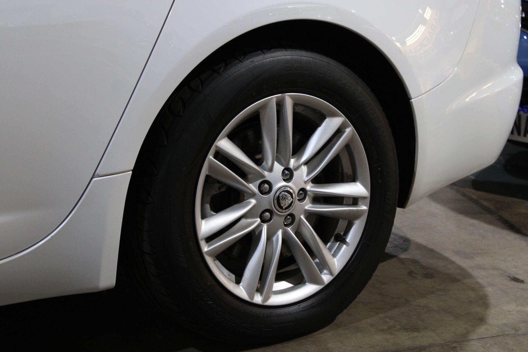 Jaguar XF - Image 27