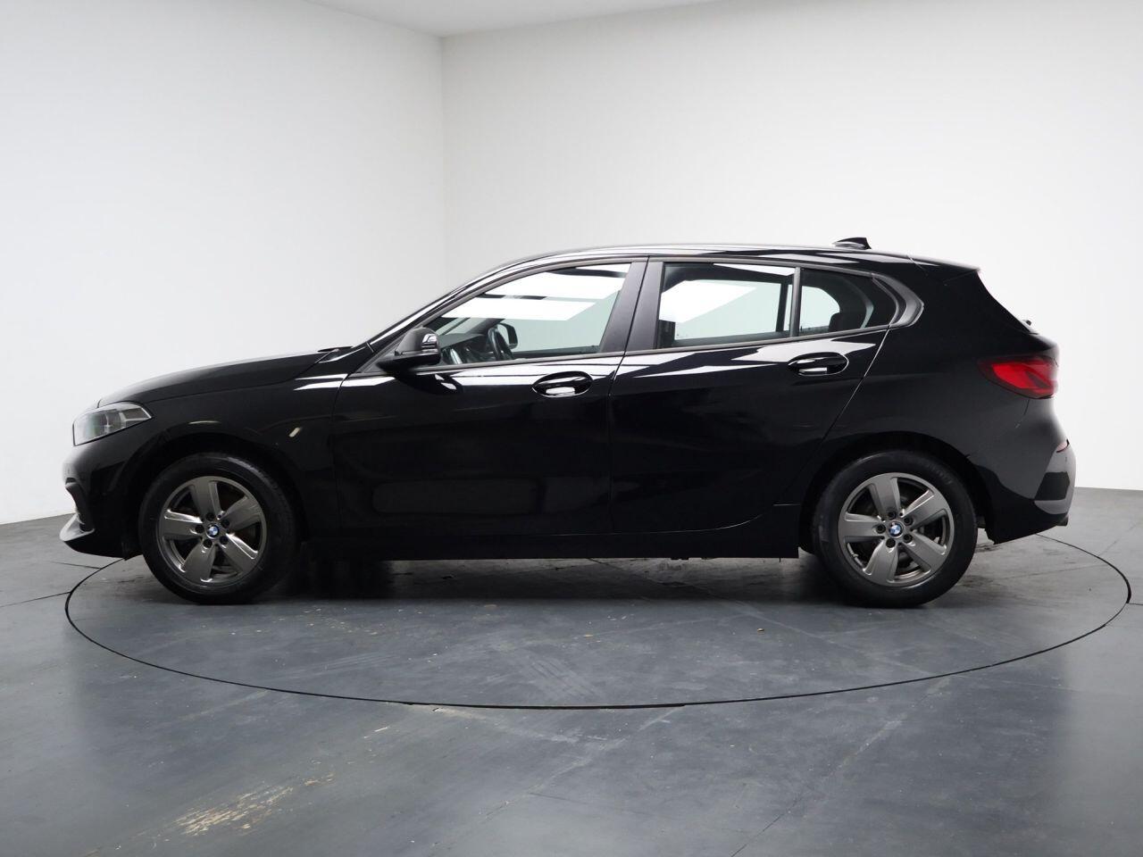 BMW 1 Series - Image 8
