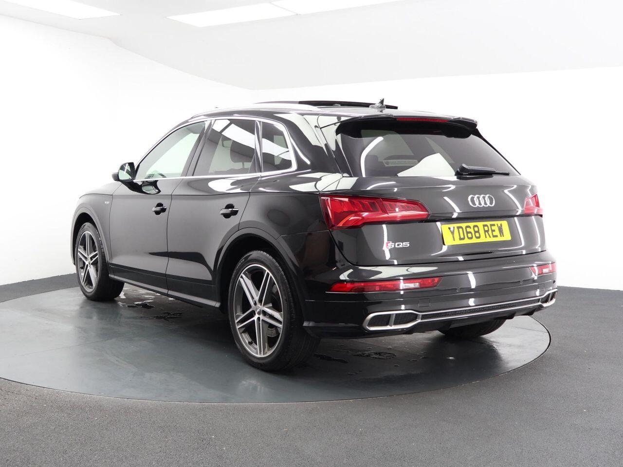 Audi SQ5 - Image 9