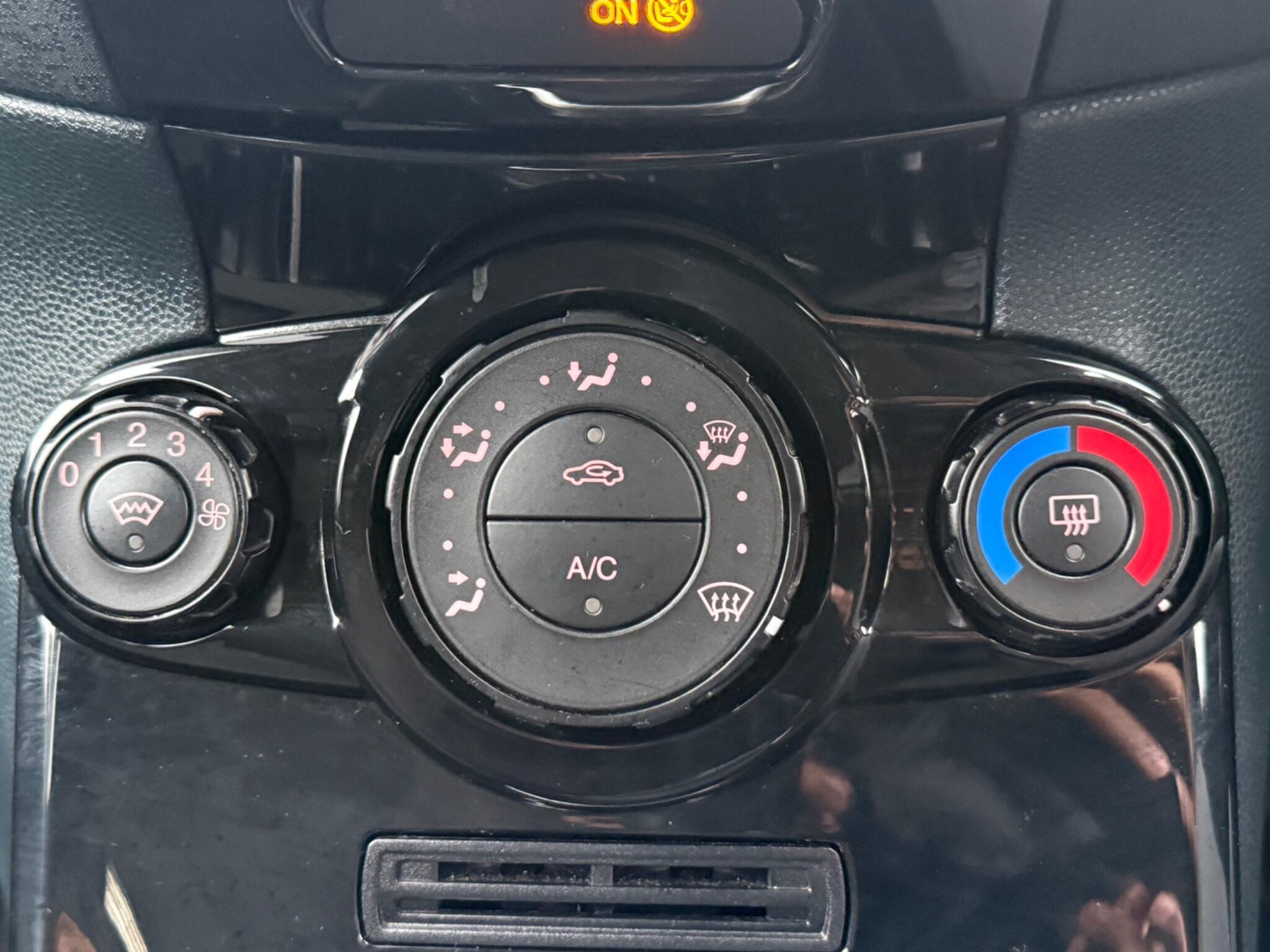 Ford Fiesta - Image 37