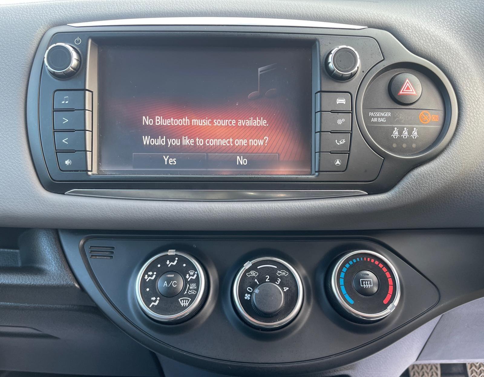 Toyota Yaris - Image 40