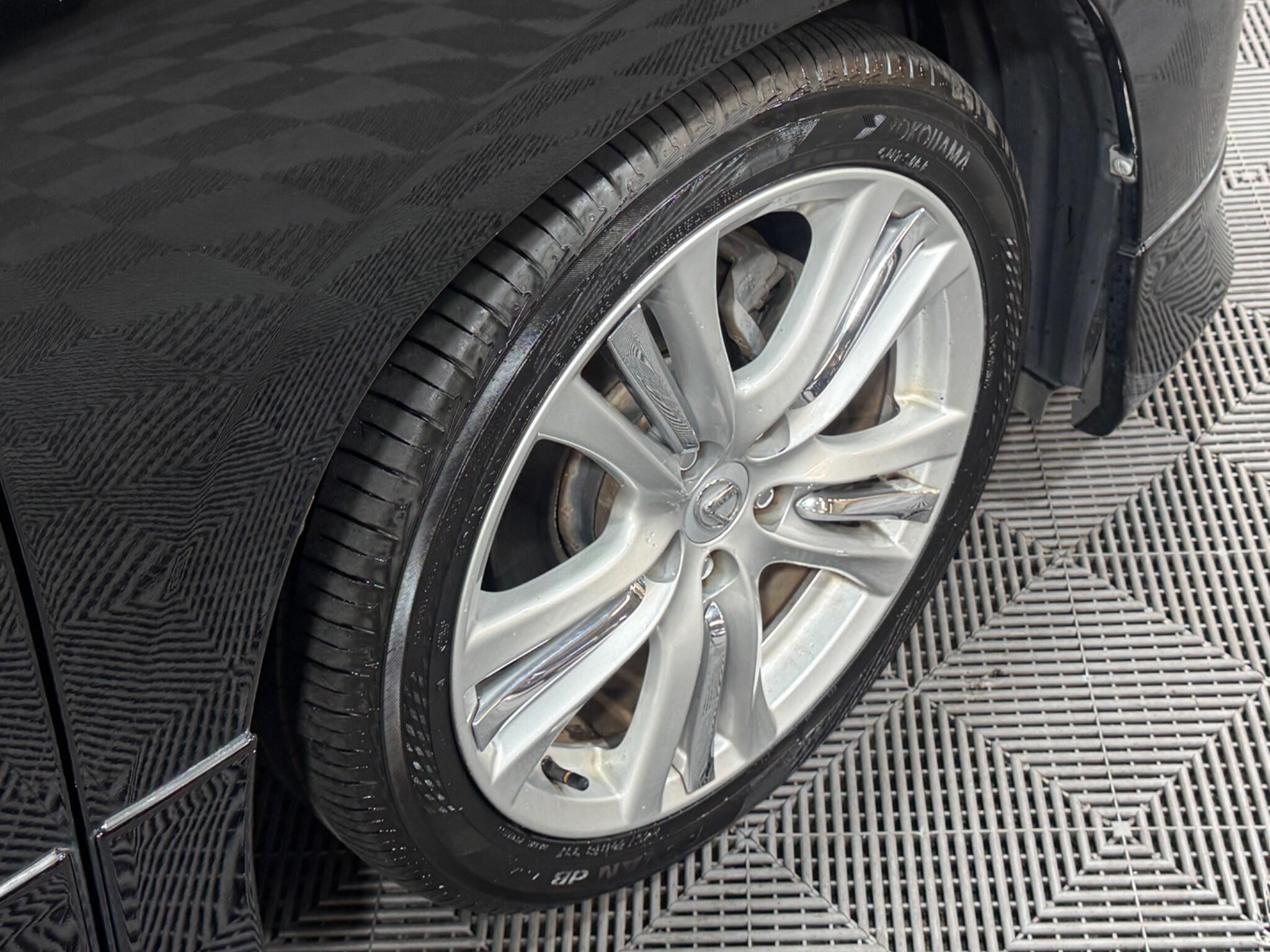Toyota Vellfire - Image 14