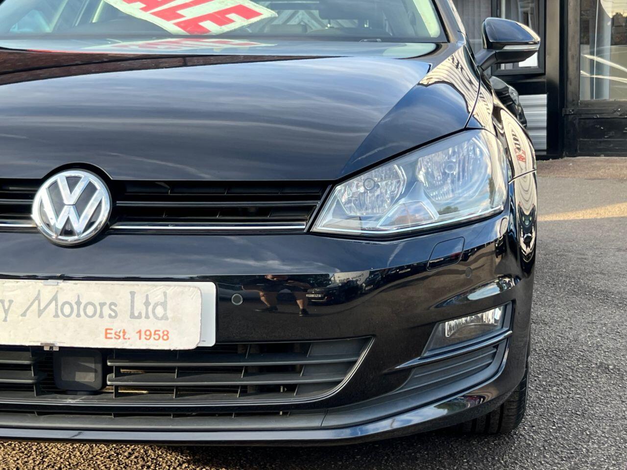 Volkswagen Golf - Image 9