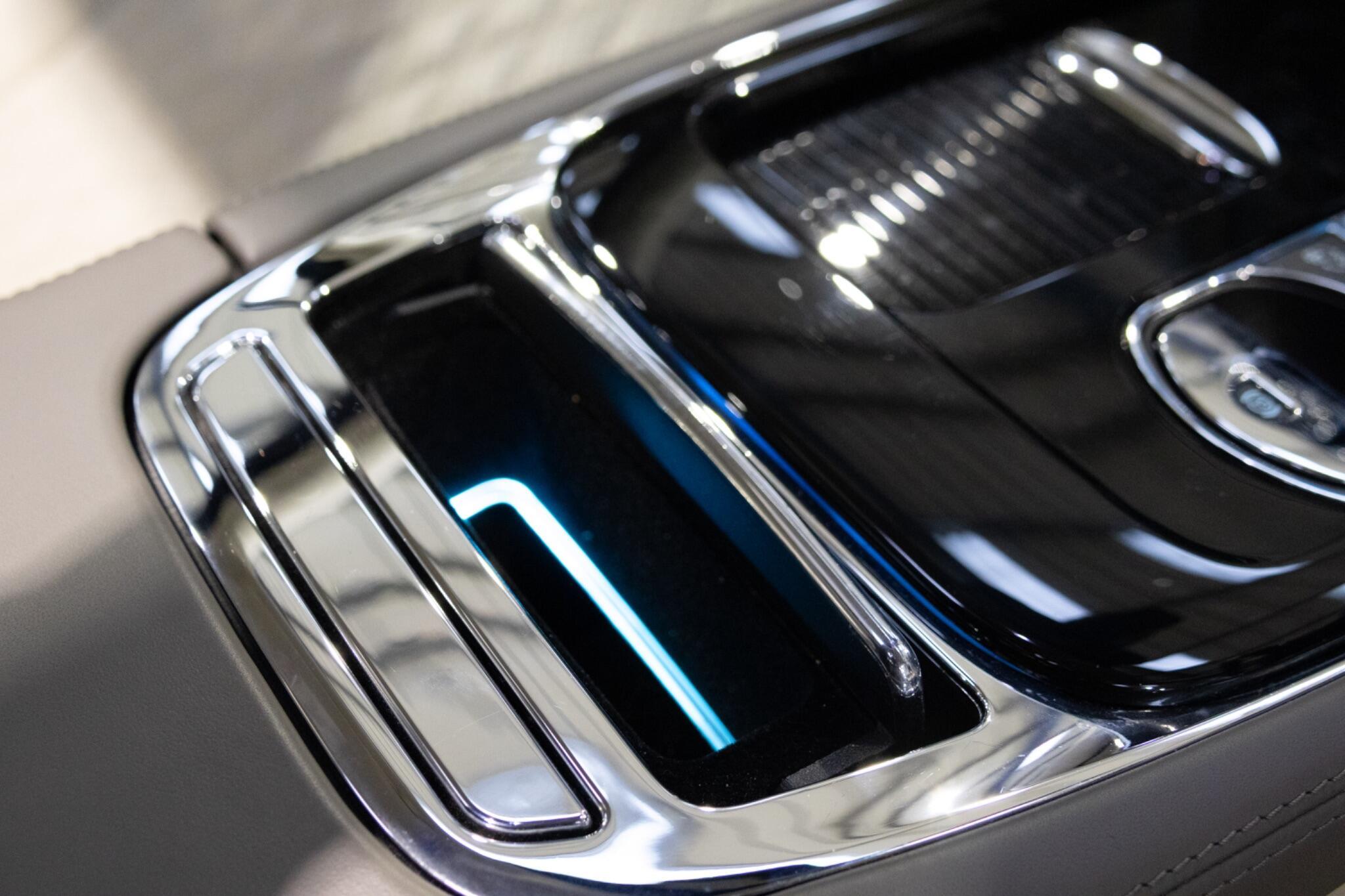 Jaguar XJ - Image 29