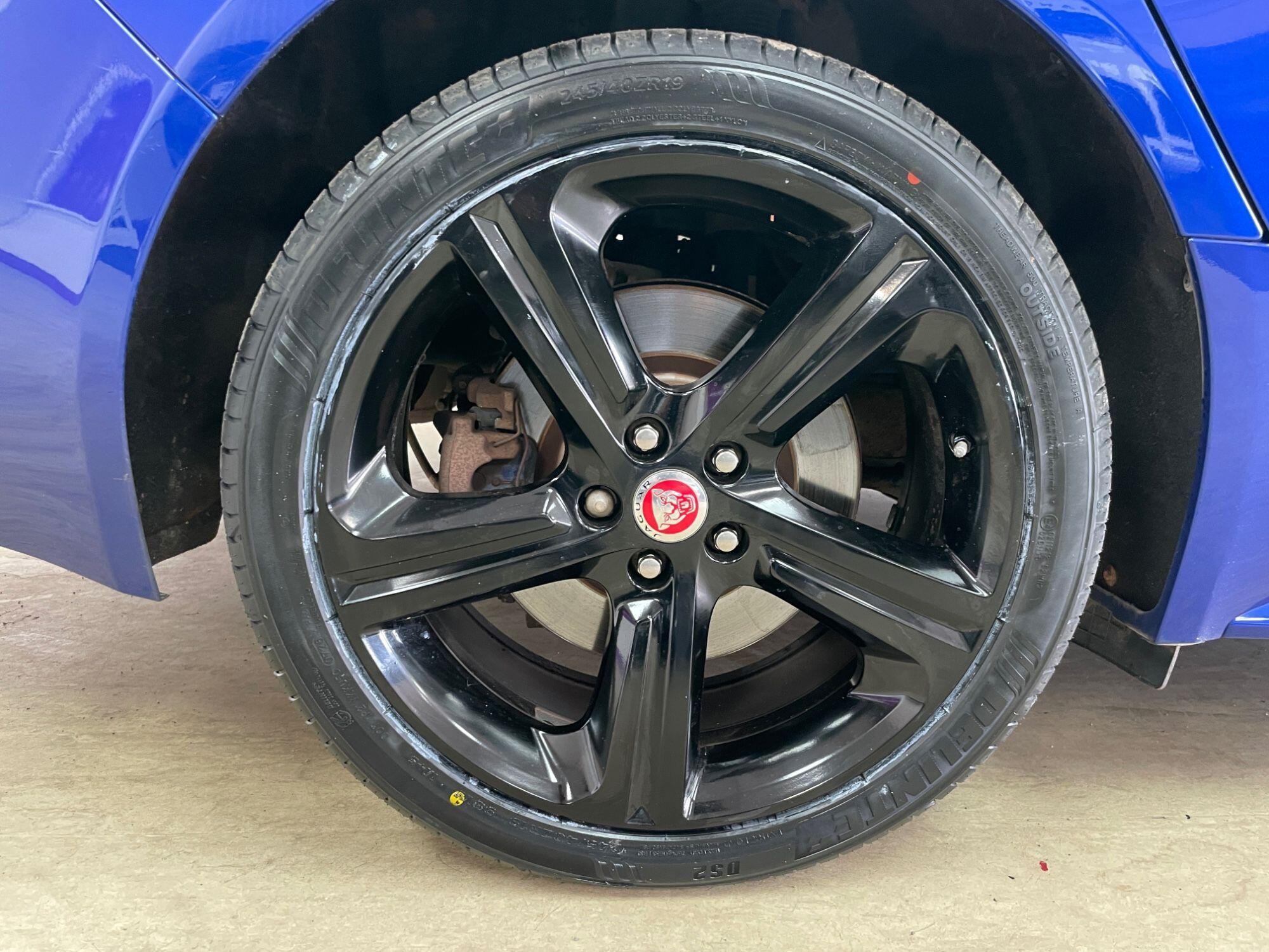 Jaguar XF - Image 18