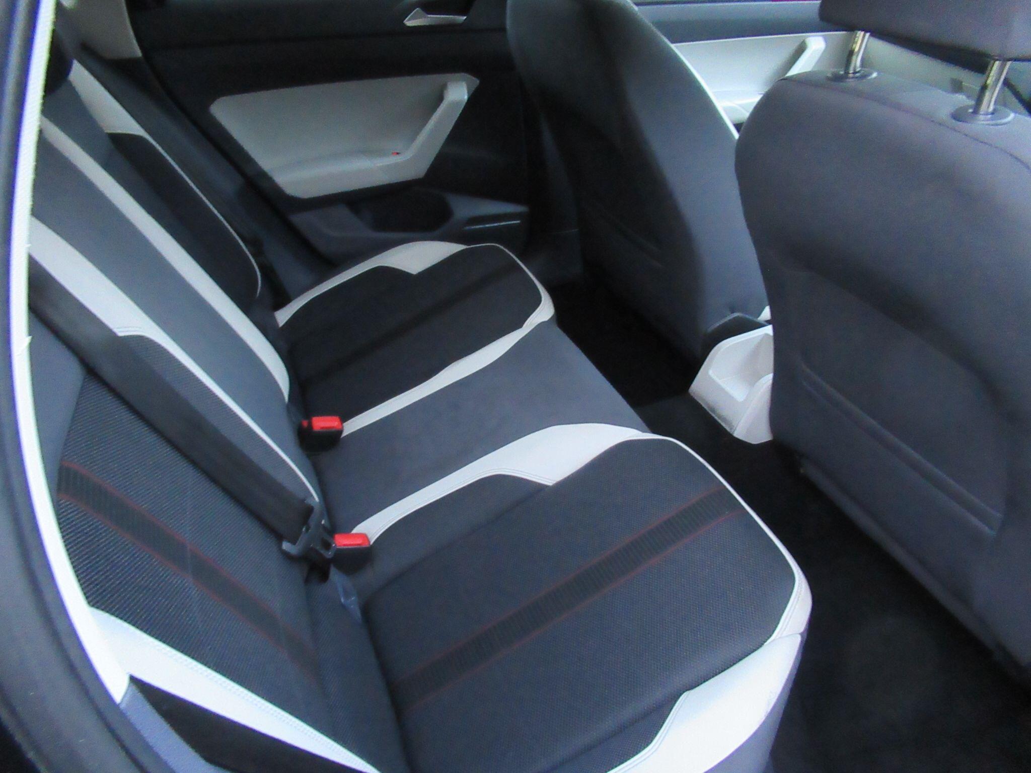 Volkswagen Polo - Image 14
