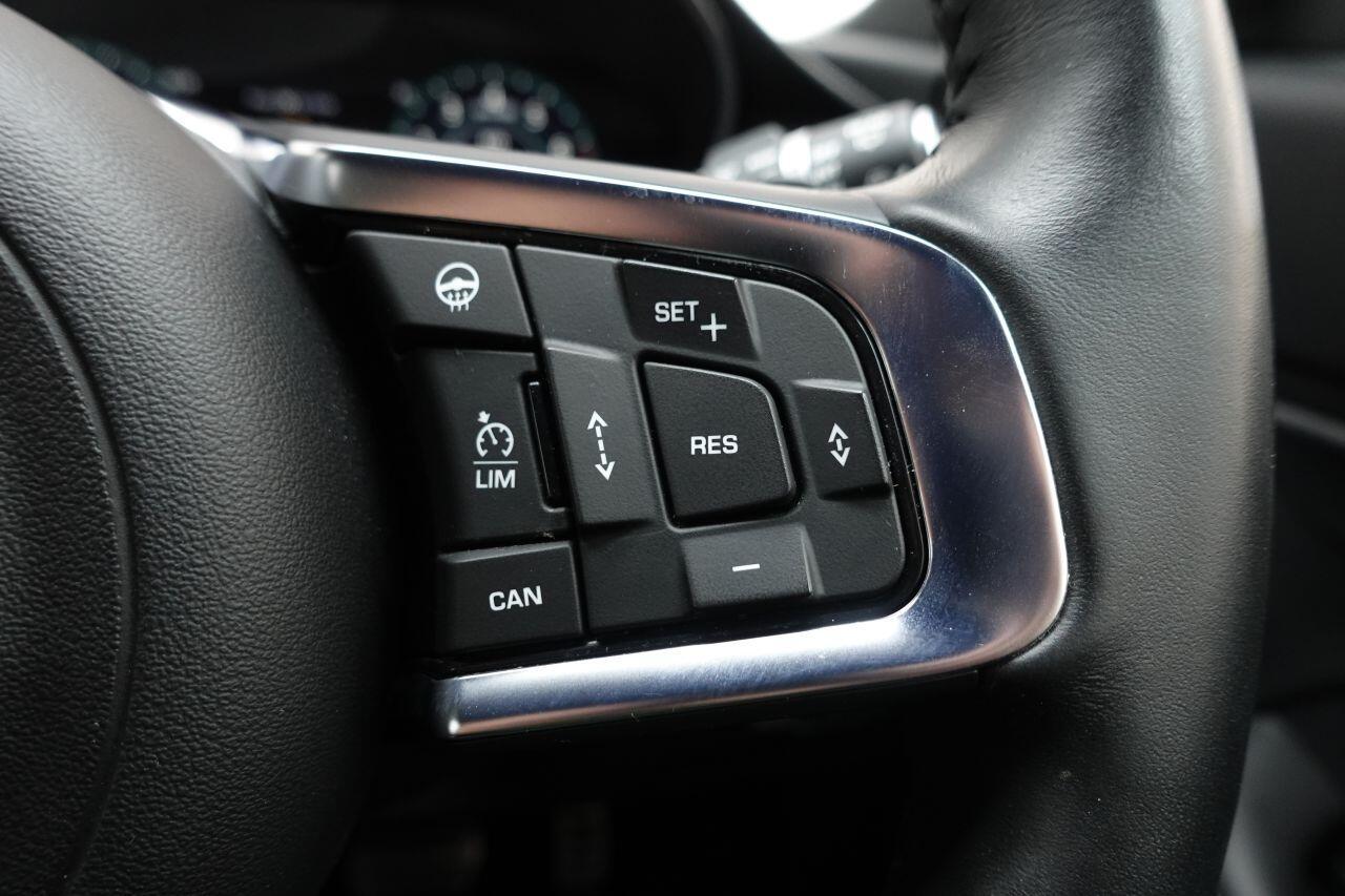 Jaguar E-Pace - Image 39