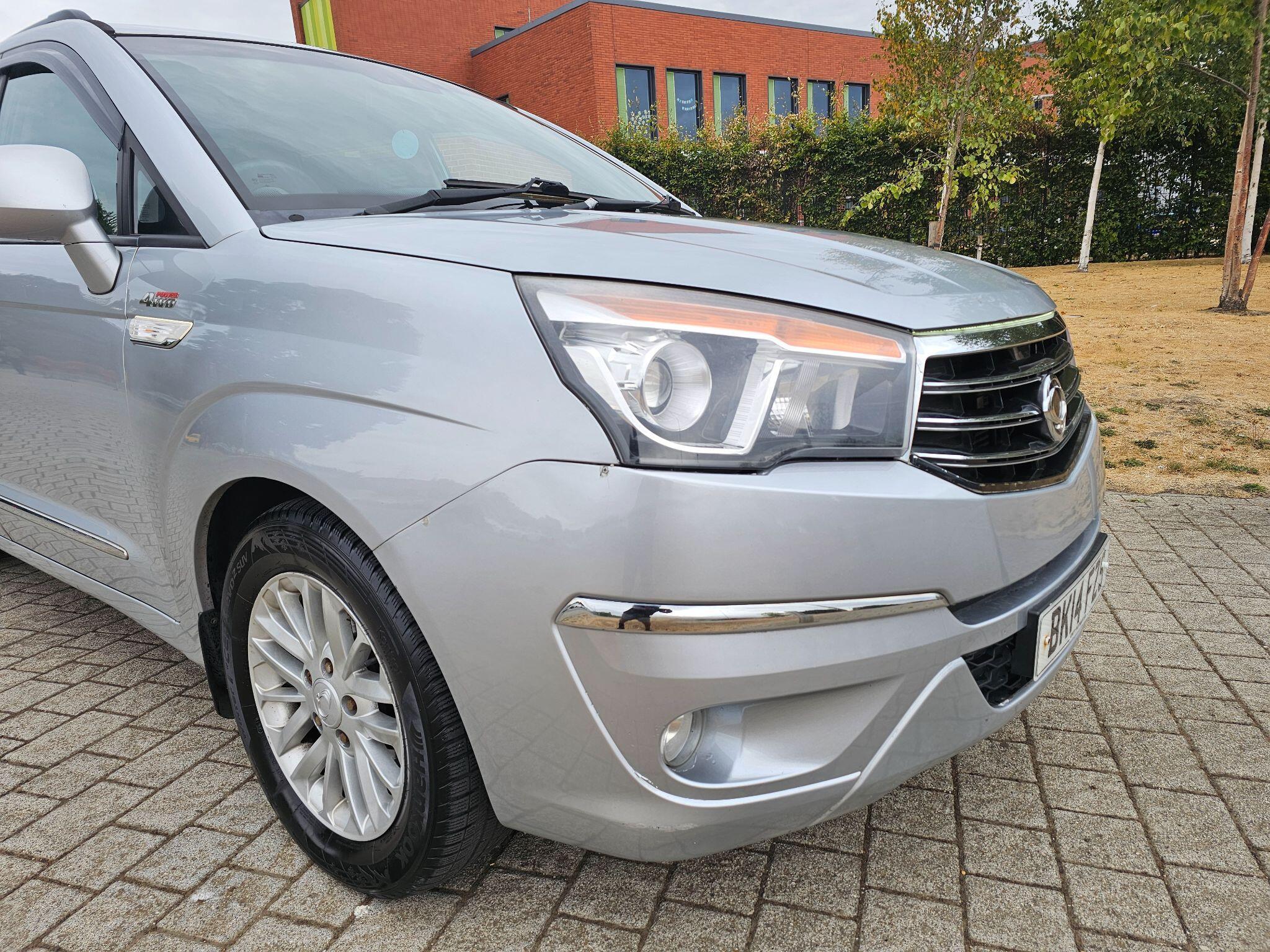 Ssangyong Turismo - Image 9