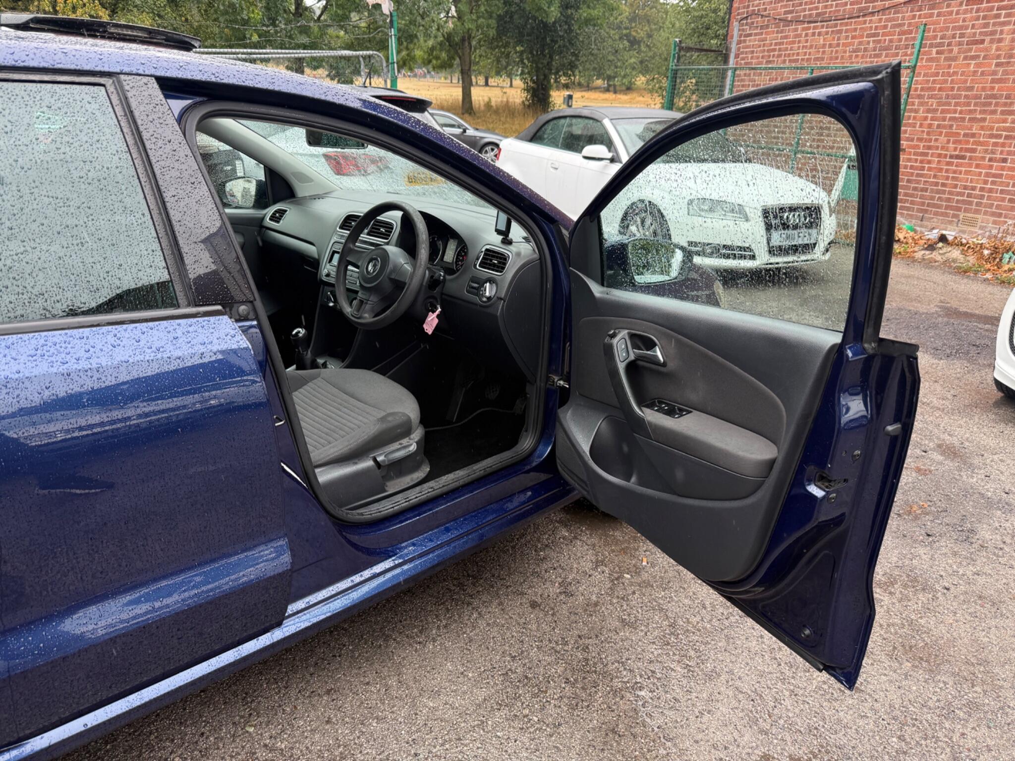 Volkswagen Polo - Image 18