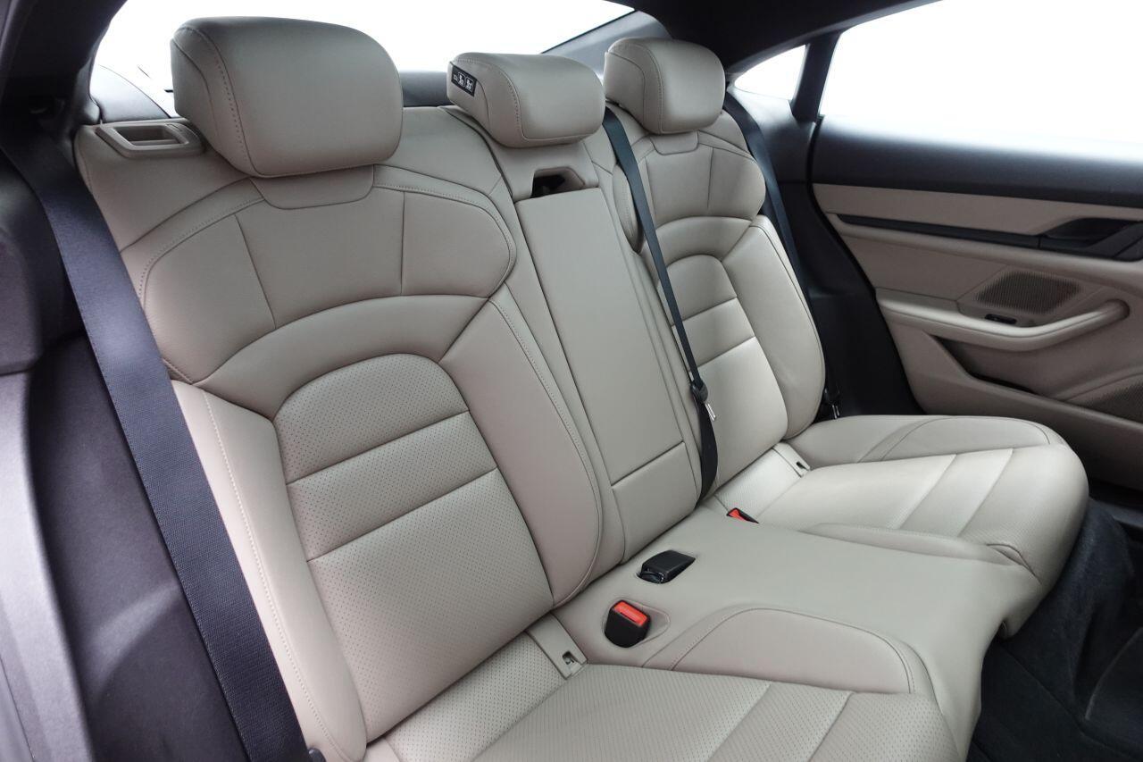 Porsche Taycan - Image 12