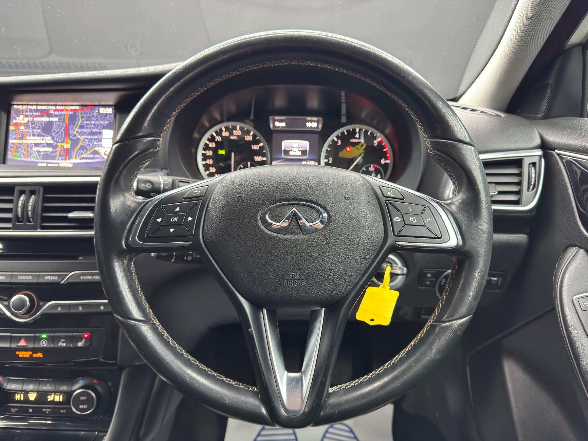 Infiniti Q30 - Image 19