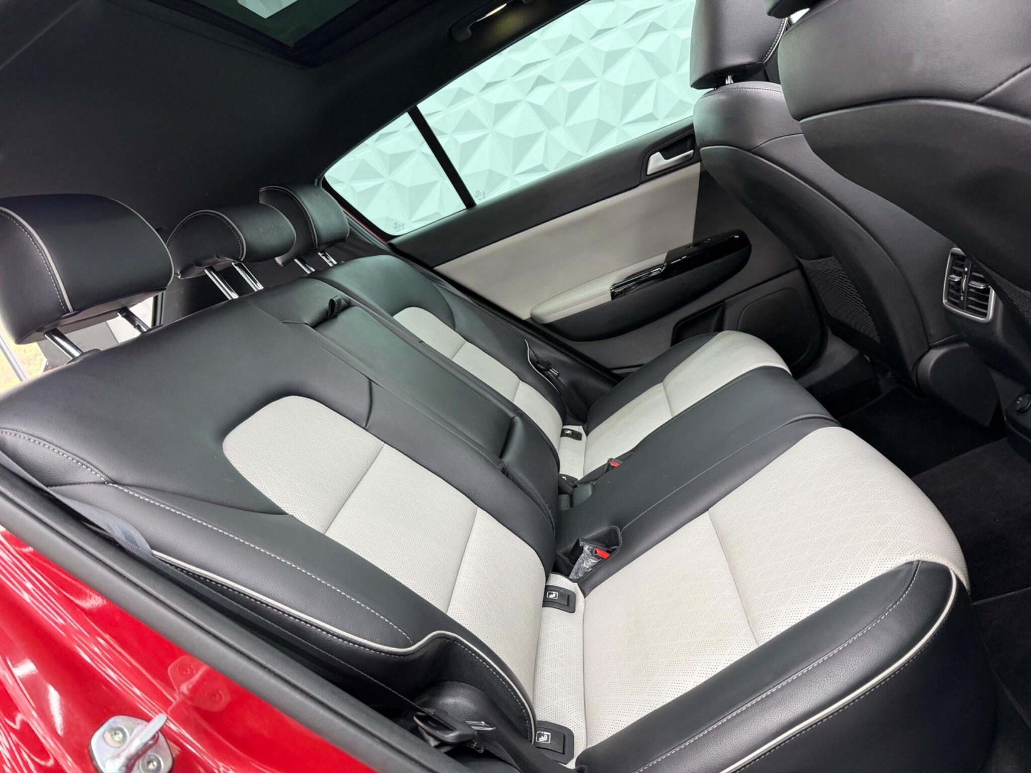 Kia Sportage - Image 17