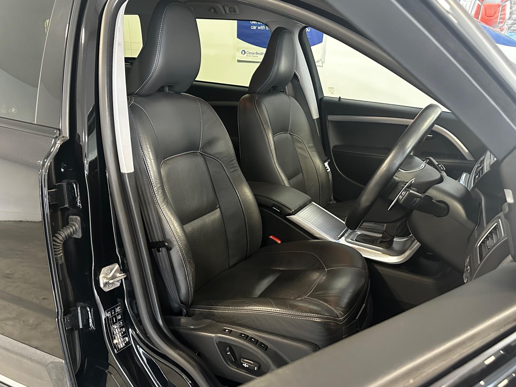 Volvo XC70 - Image 16