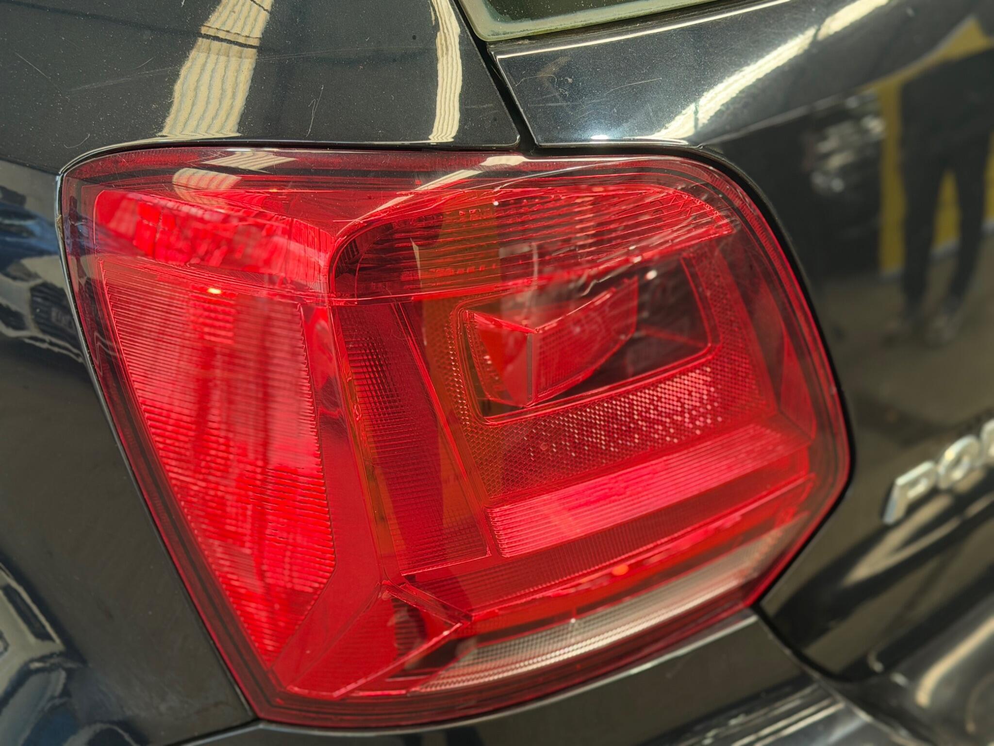 Volkswagen Polo - Image 11