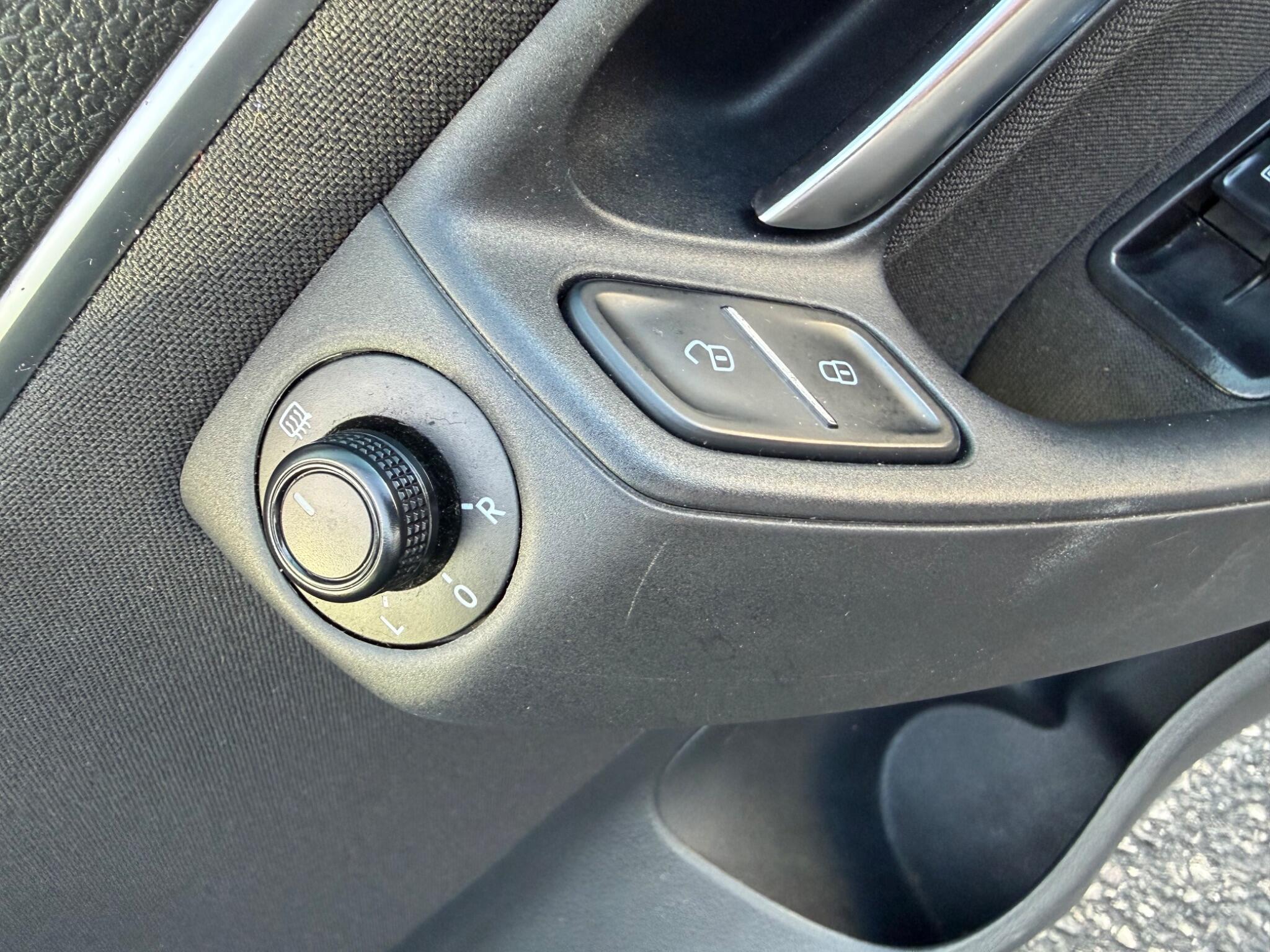 Volkswagen Polo - Image 27