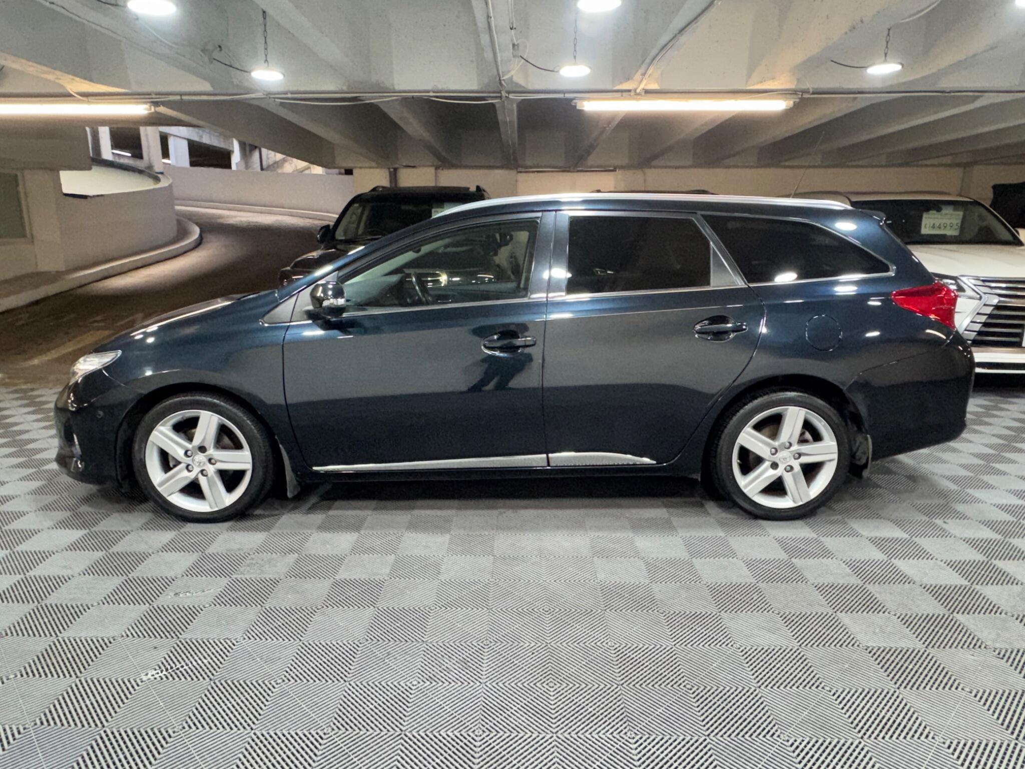 Toyota Auris - Image 2