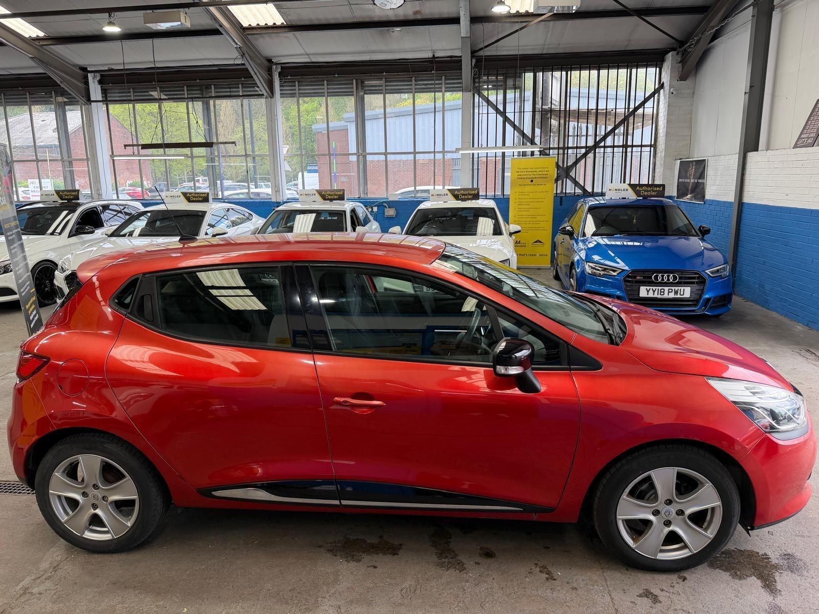 Renault Clio - Image 5