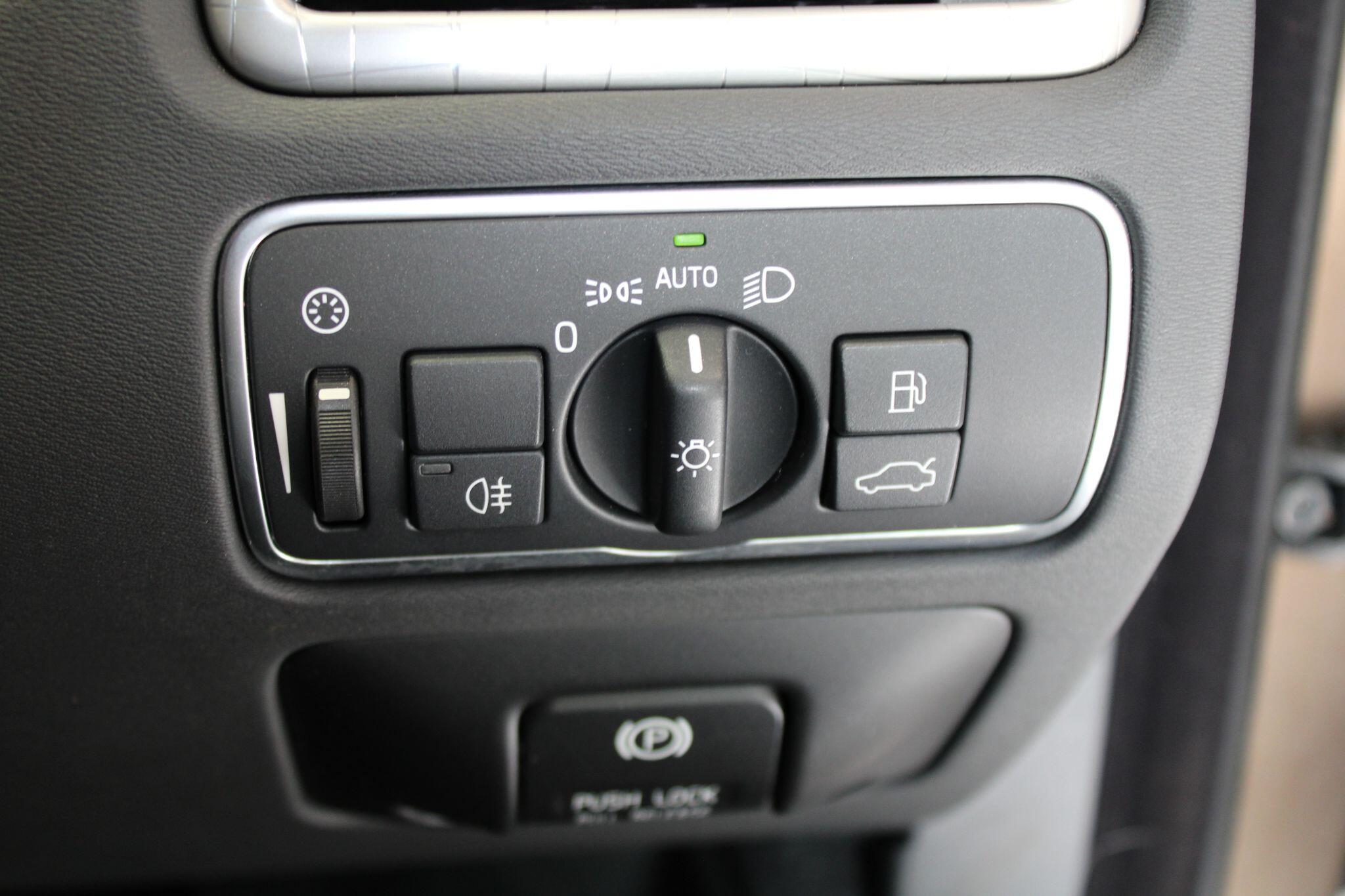 Volvo XC70 - Image 47