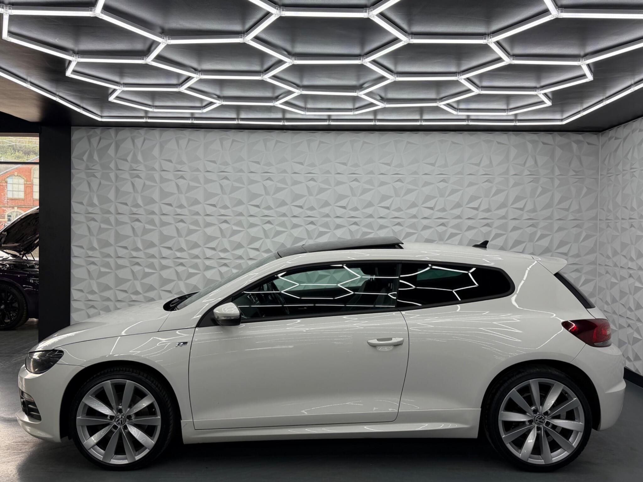 Volkswagen Scirocco - Image 7