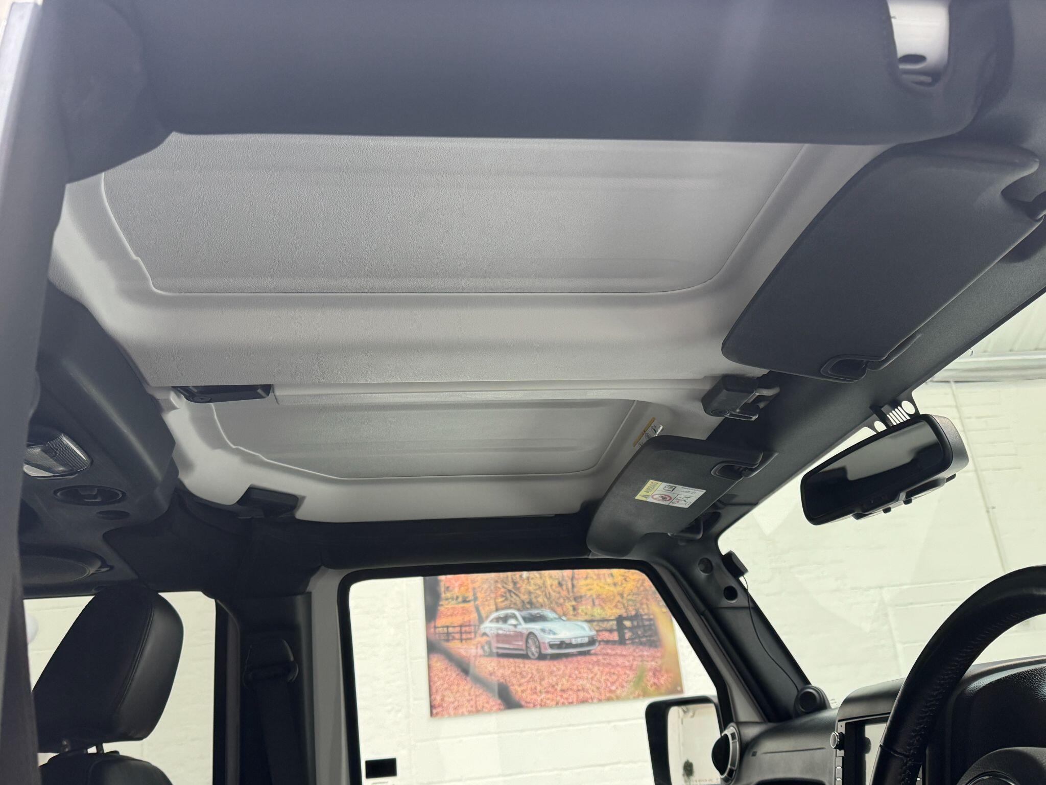 Jeep Wrangler - Image 31