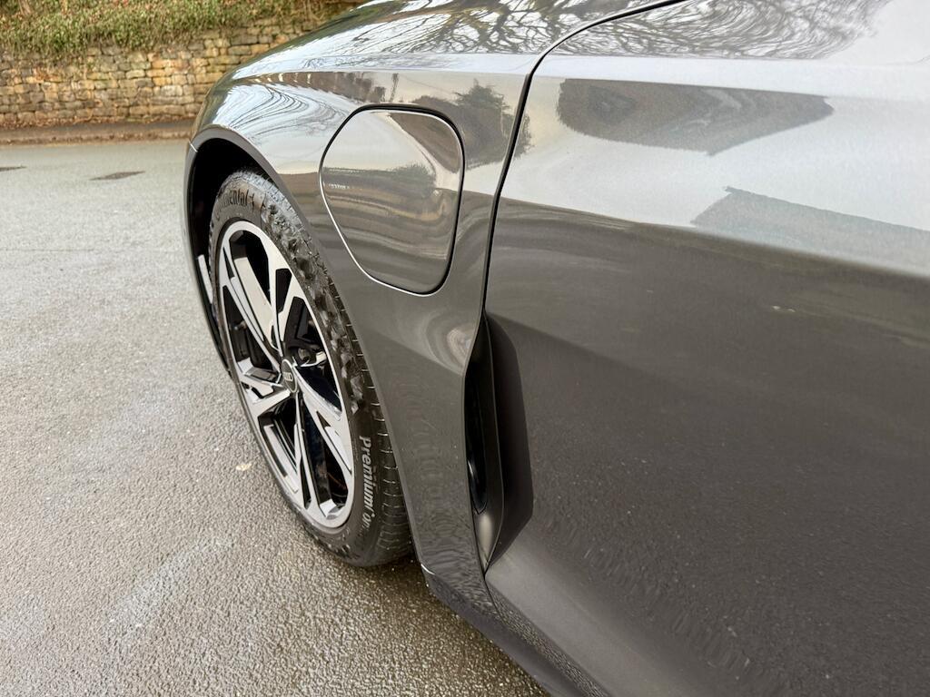 Audi E-Tron GT - Image 17