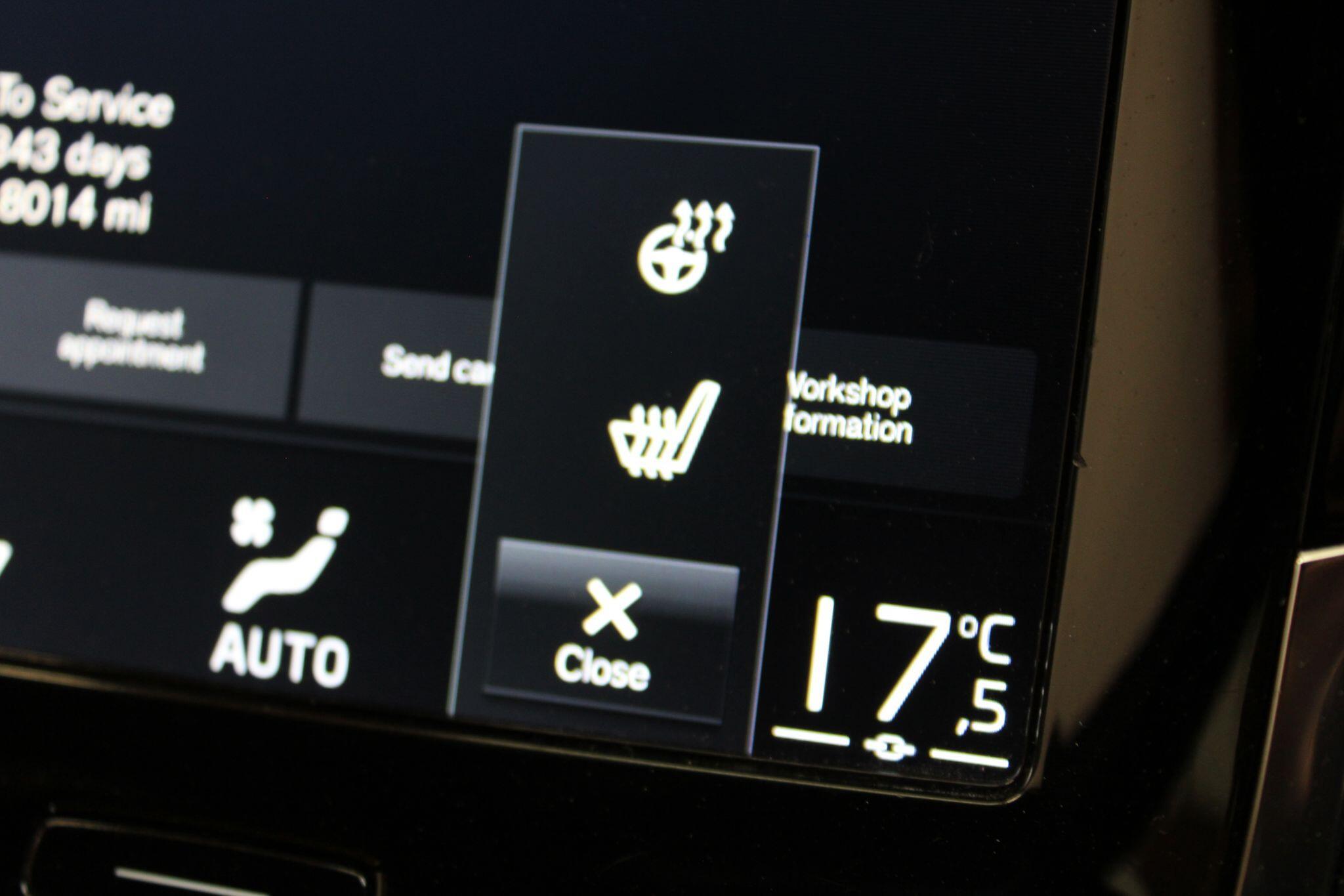 Volvo XC90 - Image 29